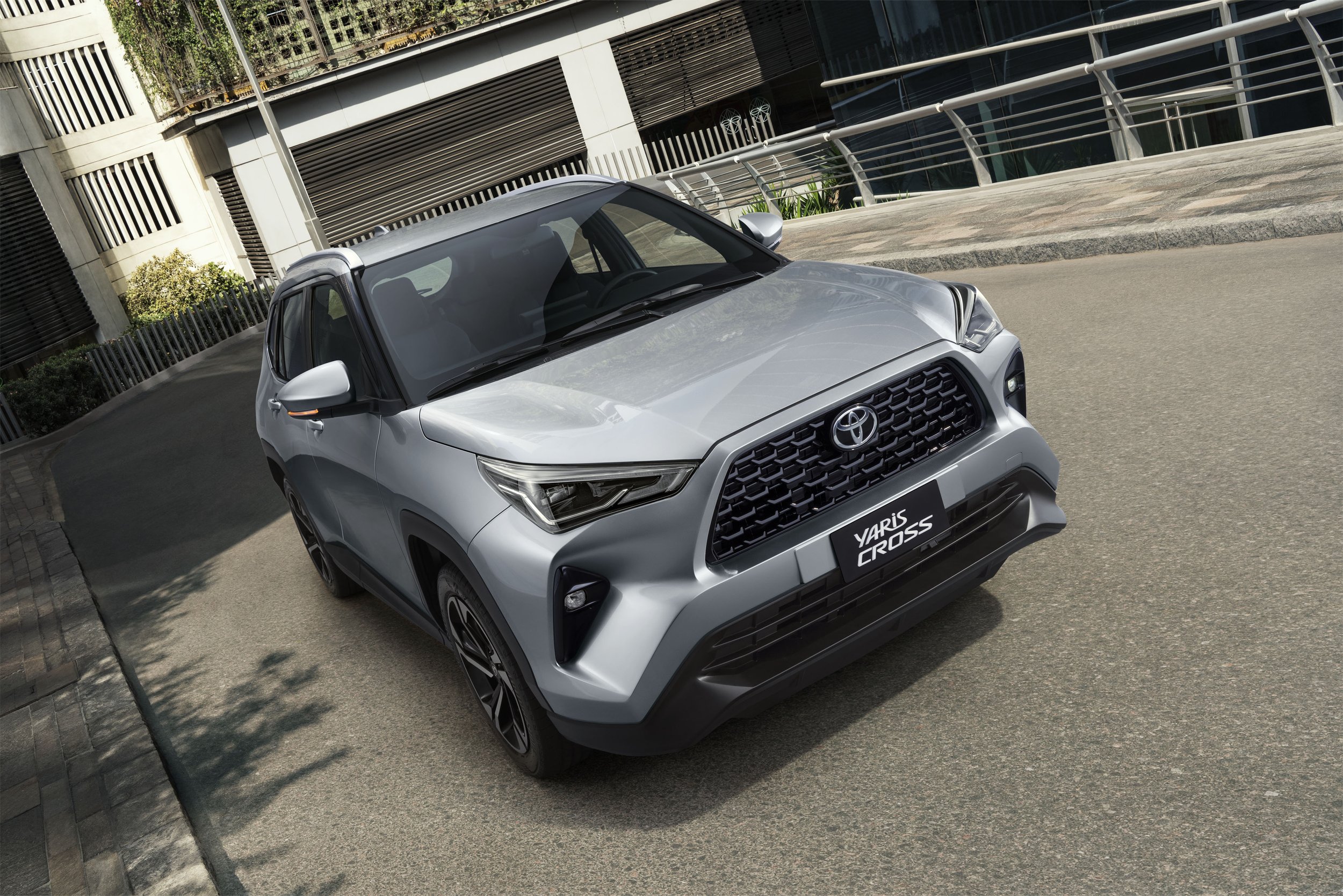 YarisCross_Product_Photo2.jpg