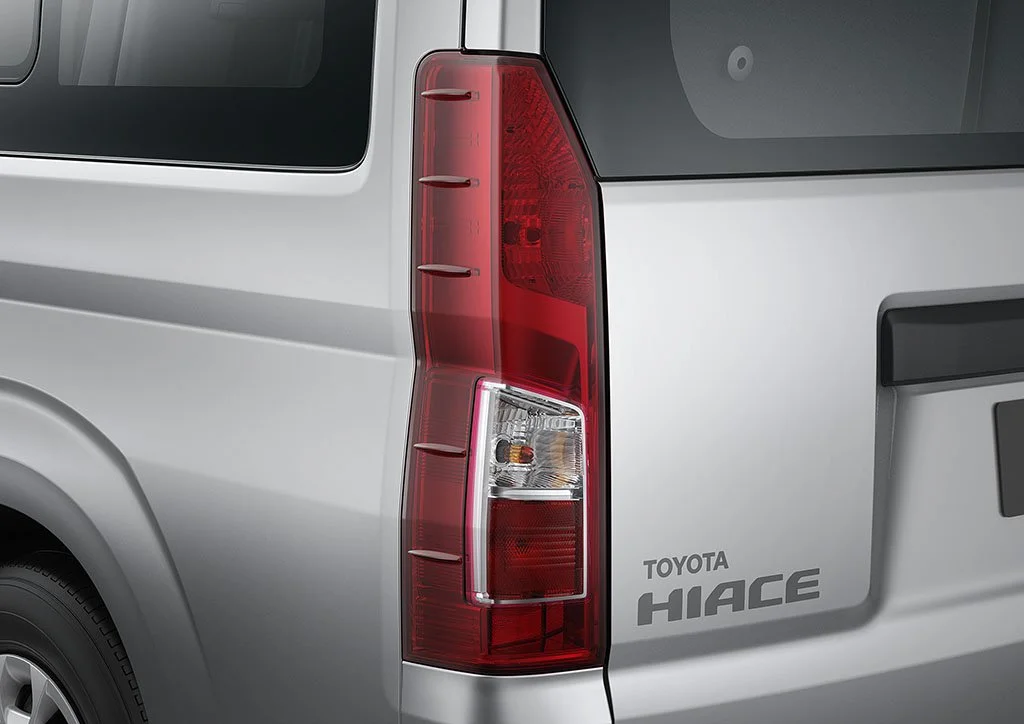 Toyota Hiace Bus6.jpg