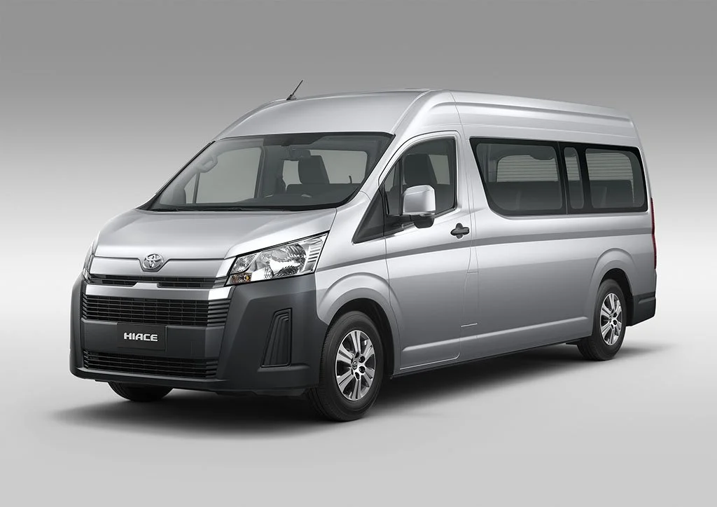 Toyota Hiace Bus1.jpg