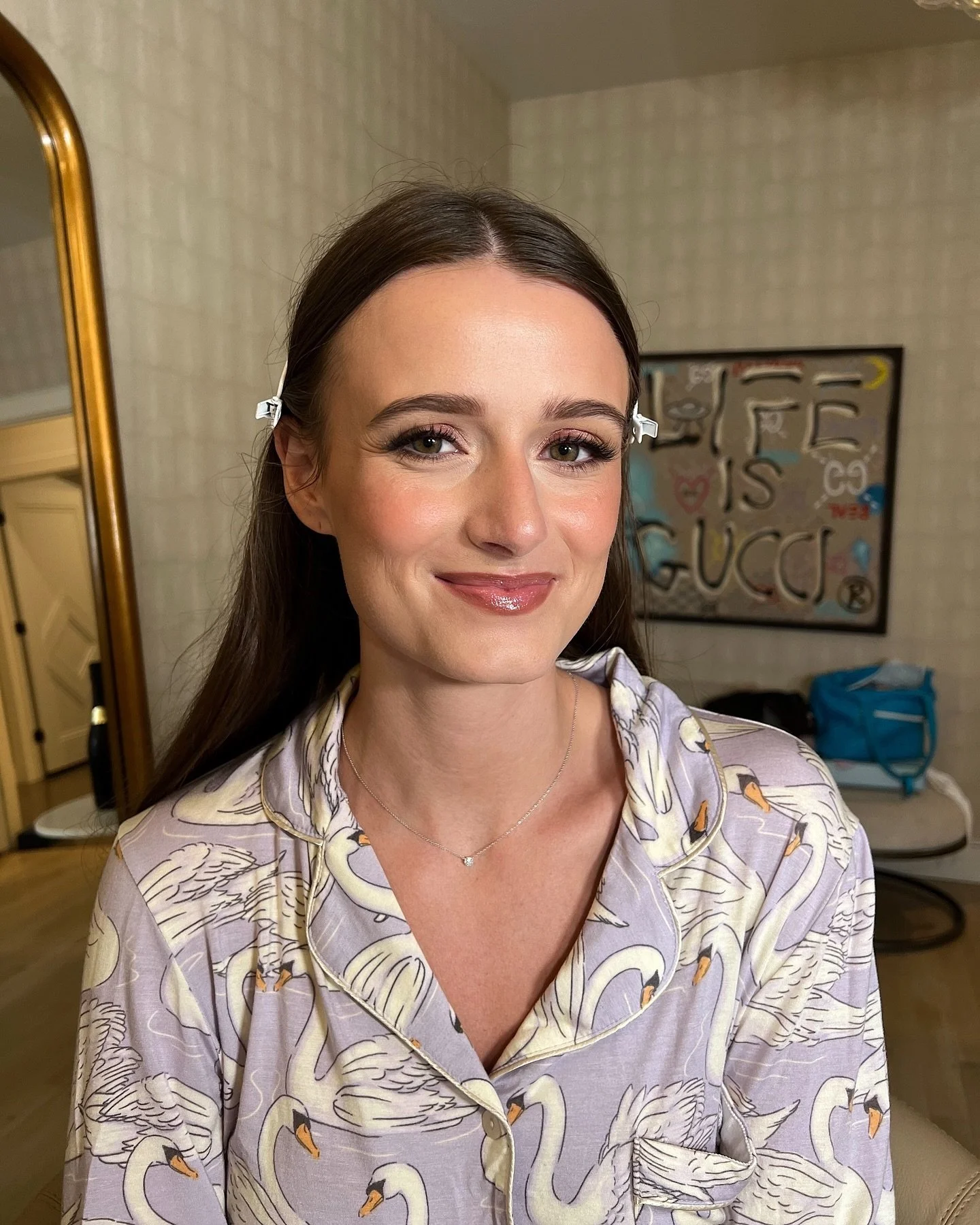 Pink champagne sparkles and a (@narsissist) light reflecting, luminous complexion. 🦢✨

#anastasiabrows #bridalmakeup #charlottetilbury #nashville #nashvillemua #nashvillemakeup #nashvillemakeupartist #mua #makeupartist #skincare #weddingmakeup