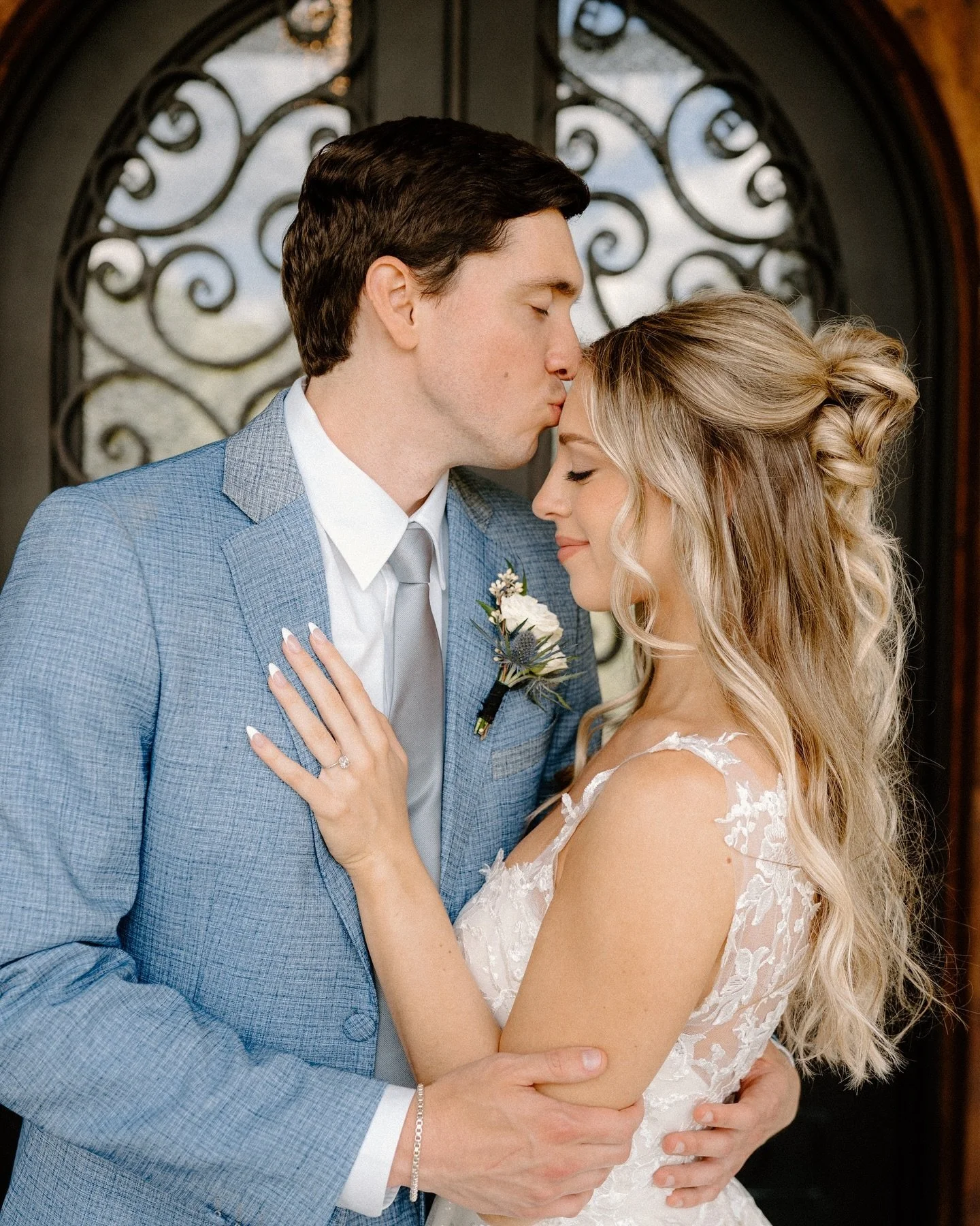 👩🏼&zwj;❤️&zwj;💋&zwj;👨🏻 @jules_roop 
@caseykingphoto
Hair by @beautybykinnon