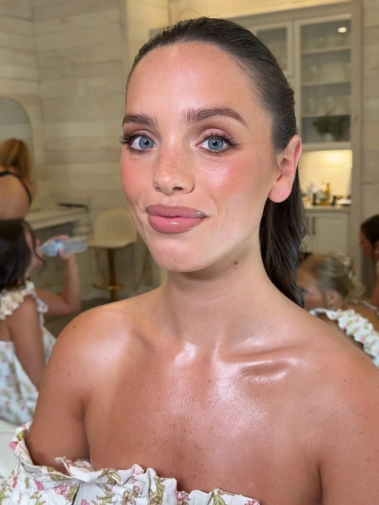 Miss Maid of Honor, Tabitha. 🕊️

@iliabeauty Face Base Milk
@danessa_myricks Yummy Skin Universal Blurring Balm Powder
@lawless Daisy Girl Lipstick 💄
@kissproducts Looks So Natural Lash Trios
@neutrogena Ultra Sheer SPF 70 Body Mist

Hair by @bride