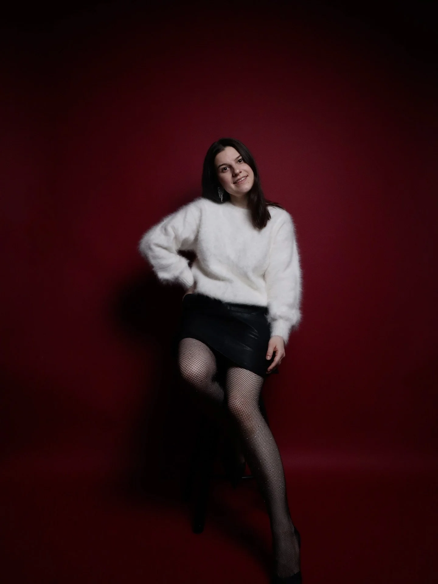 Who needs Studio Wrapped when our favourite backdrop is burgundy 🎁

A calm, pressure-free self-portrait session is a lovely way to end the year.
Or gift it as an experience to someone you love <3

#giftideas #christmas #qualitytime