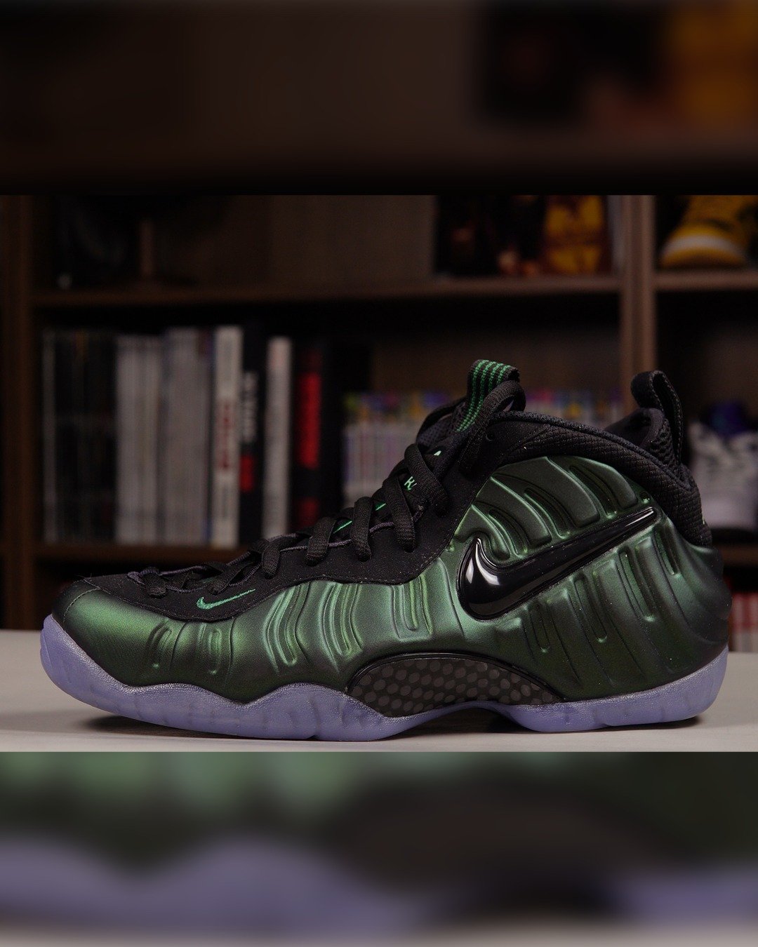 Nike bringing out two Foamposite Pro bangers, with the Pearls dropping this week and the Pine Green dropping in December. There's a color-shifting aesthetic to this colorway in particular, and no doubt one of the best colorways of the Foams.