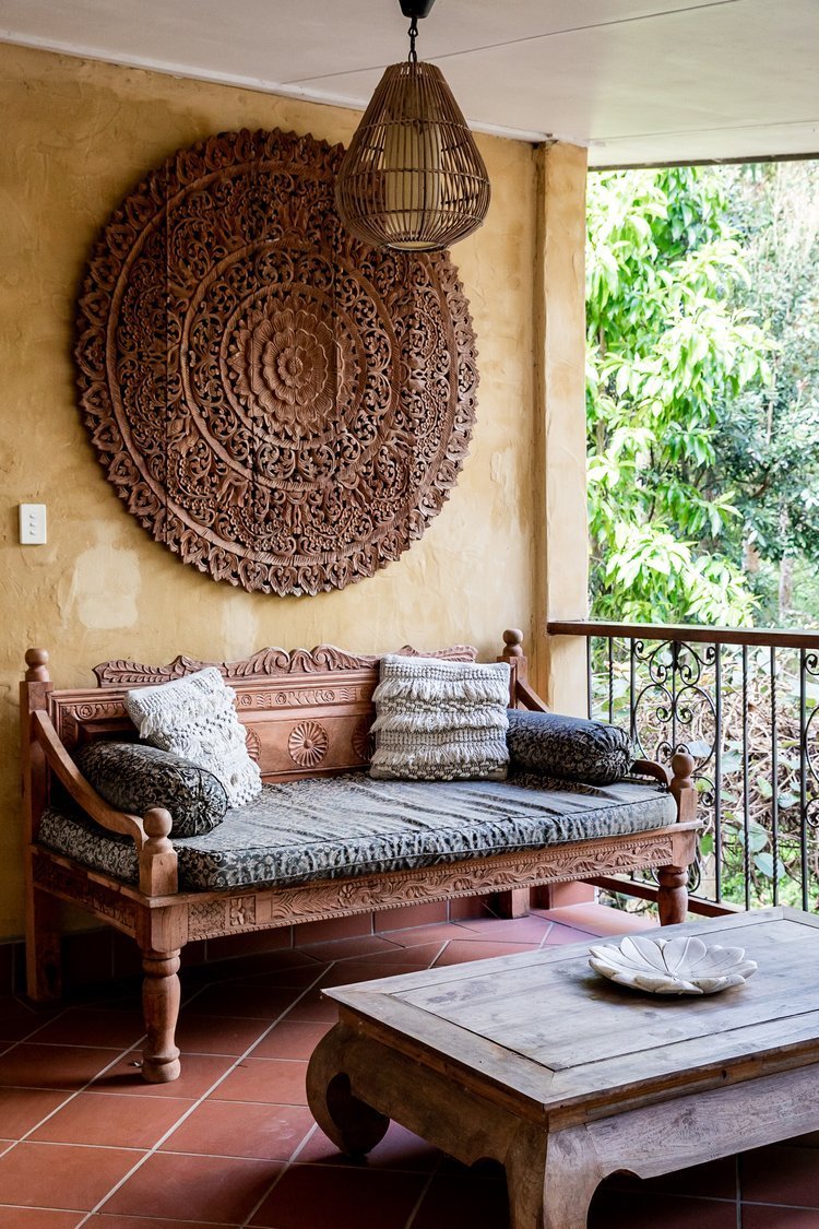 ext.sittingarea.jpg