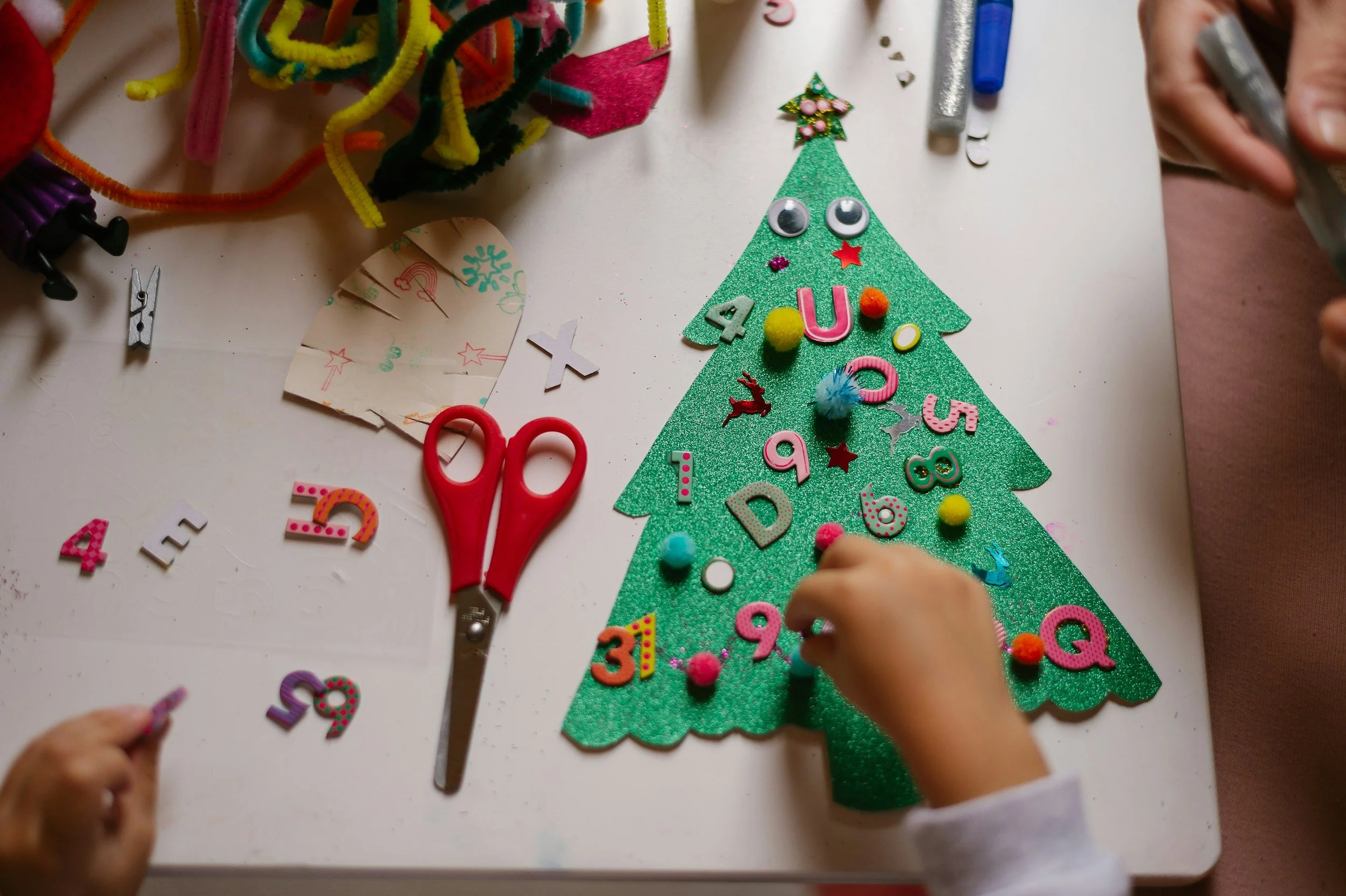 Childrens Christmas Craft and Art Therapy