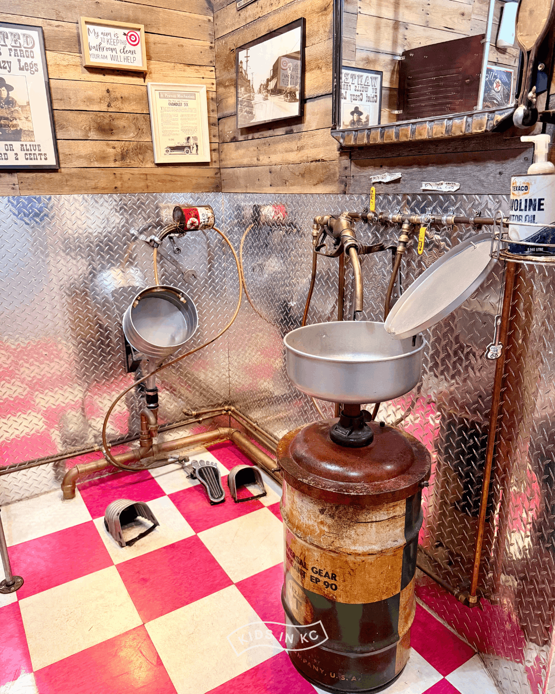 gearhead curios_galena kansas_route 66_kidsinkc (2).png