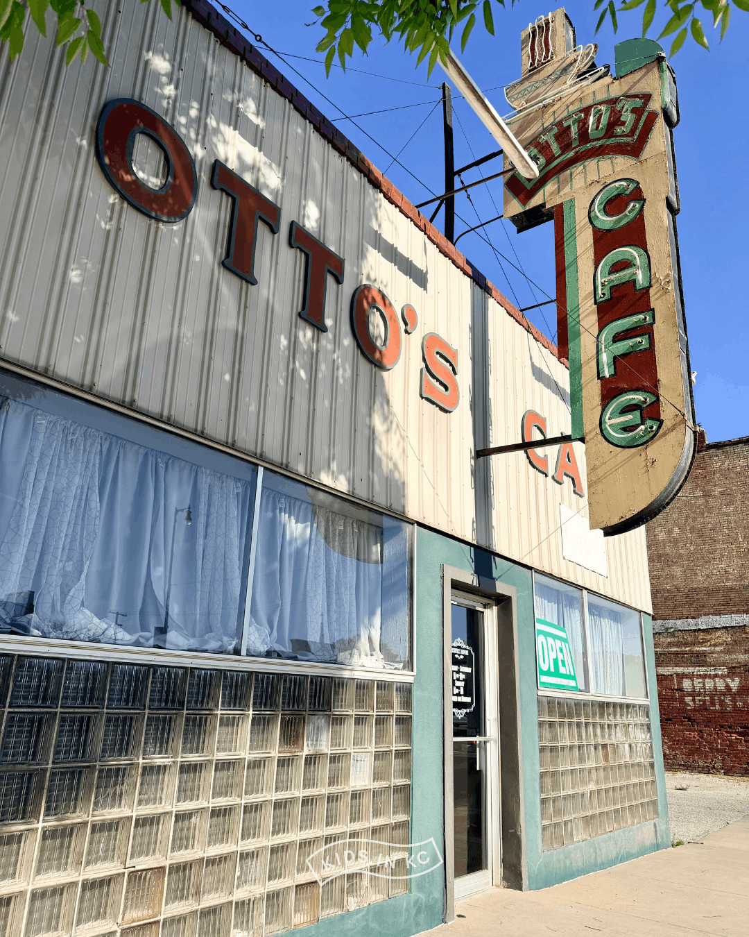 otto's cafe_pittsburg kansas_kidsinkc (1).png