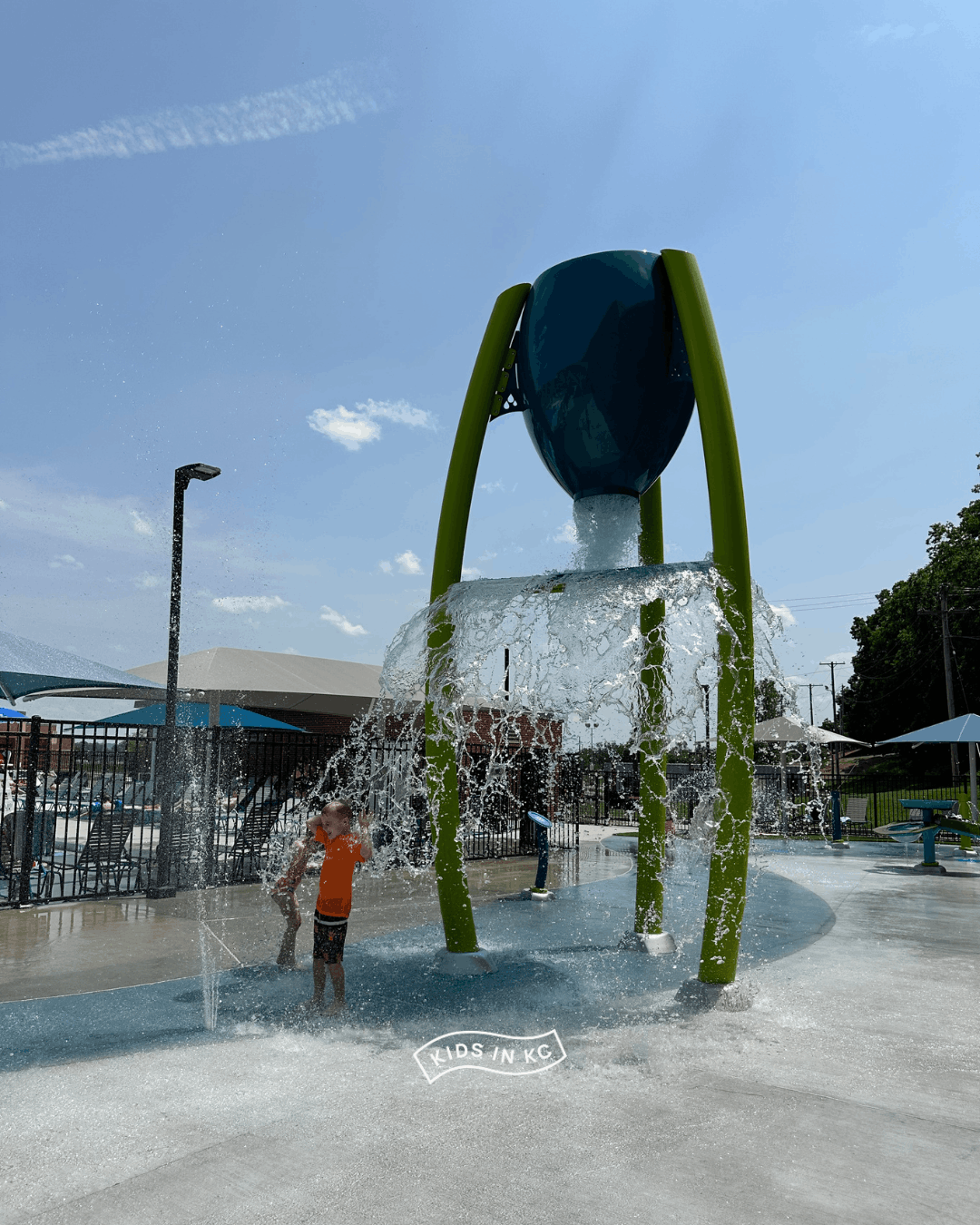 splash parks_kansas city metro_kidsinkc_riverside aquatic center (3).png