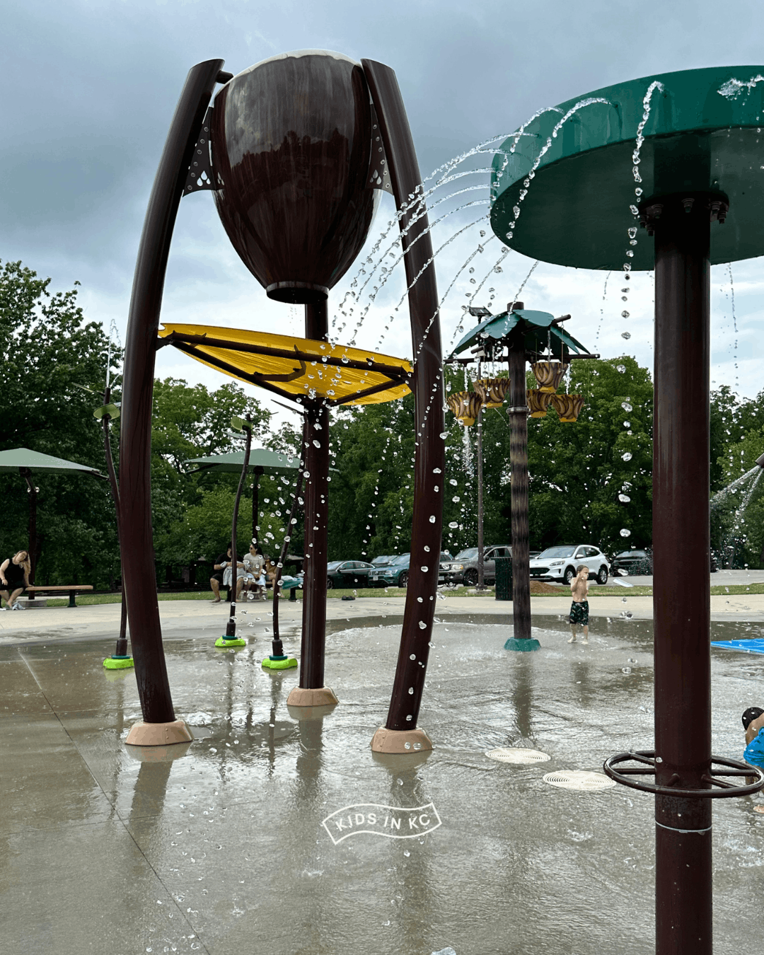 splash parks_kansas city metro_kidsinkc_blue springs burrus old mill (3).png