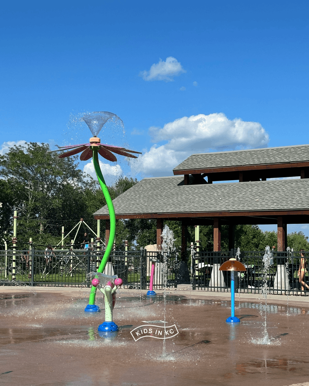 splash parks_kansas city metro_kidsinkc_lea mckeighan.png