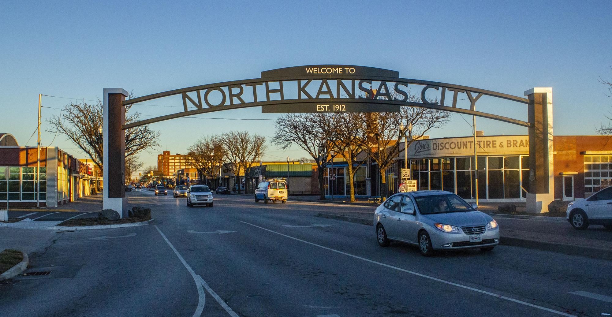 AUTO GLASS REPAIR SERVICE IN North Kansas City, MO