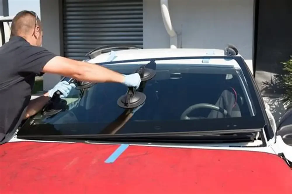 Auto Glass Repair Service in Piper, KS