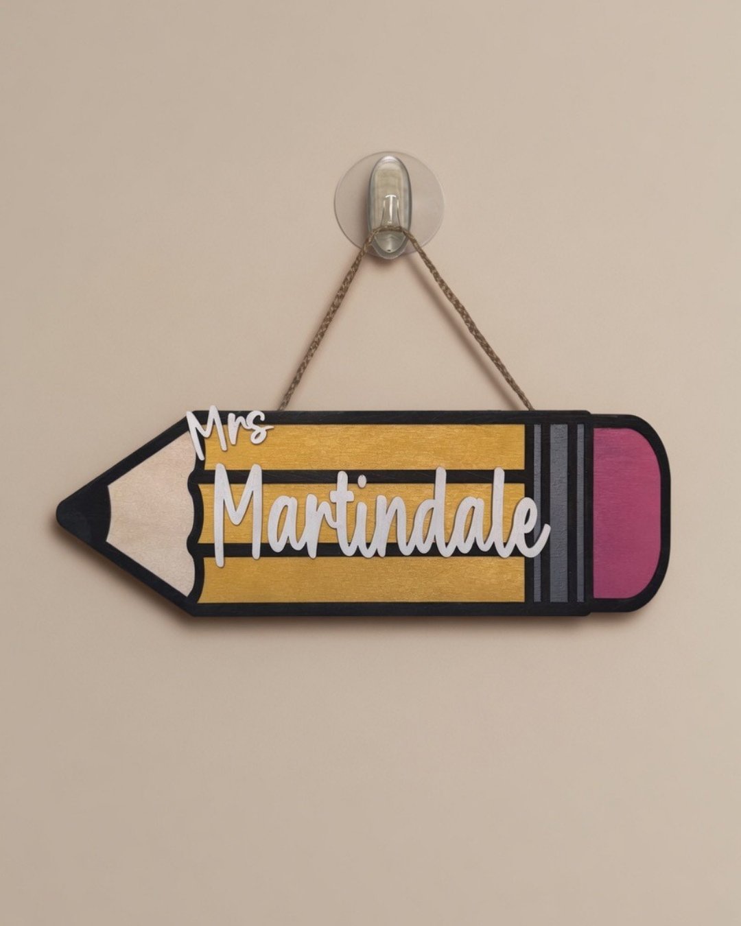The perfect gift for the perfect teacher ✏️📚

This hanging sign is the perfect addition to any classroom. Customize yours for that special teacher in your life. 

#Teacher #TeacherGift #TeacherAppreciation #ClassroomDecor #Classroom #Pencil
