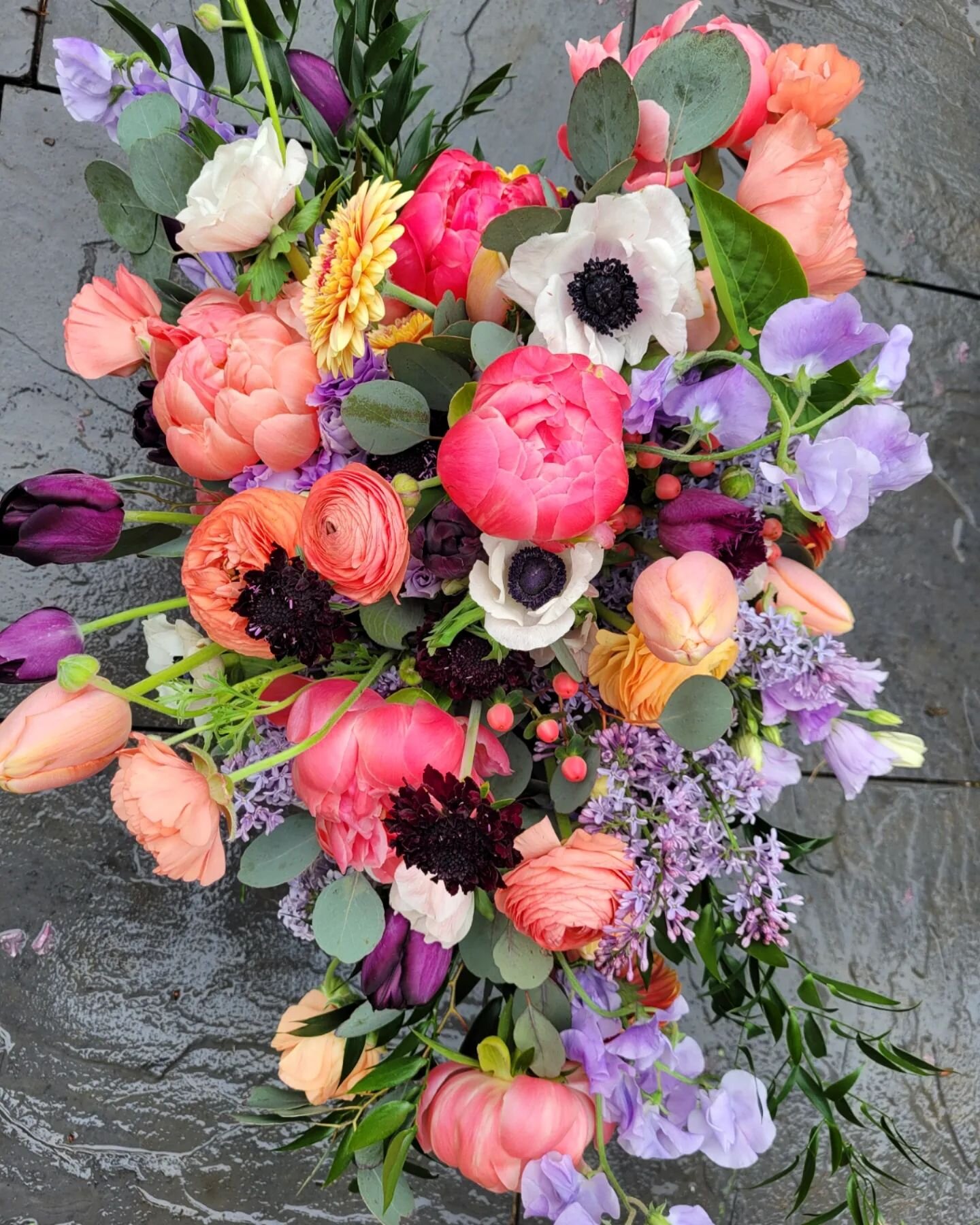 Amanda's bouquet from a few weekends ago was STUNNING!!! All of these gorgeous tulips came from our favorite tulip farm @vandykflowers ! Most of the others are from @dvflora but the lilacs are from my garden 💜Cannot wait to show off this bouquet in 