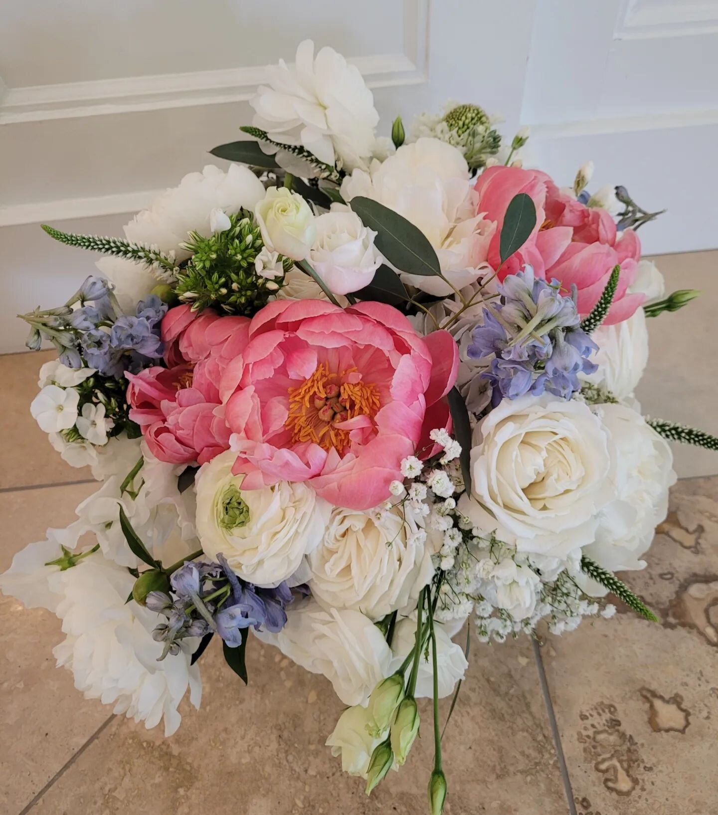 For Sarina ❤ @savannahsgardenflorist #savannahsgardenflorist #savannahsgarden #bouquet #bridalbouquet #bridalflowers #weddingflowers #weddingflorist #njwedding #njweddingflorist #avalonwedding #stoneharborwedding