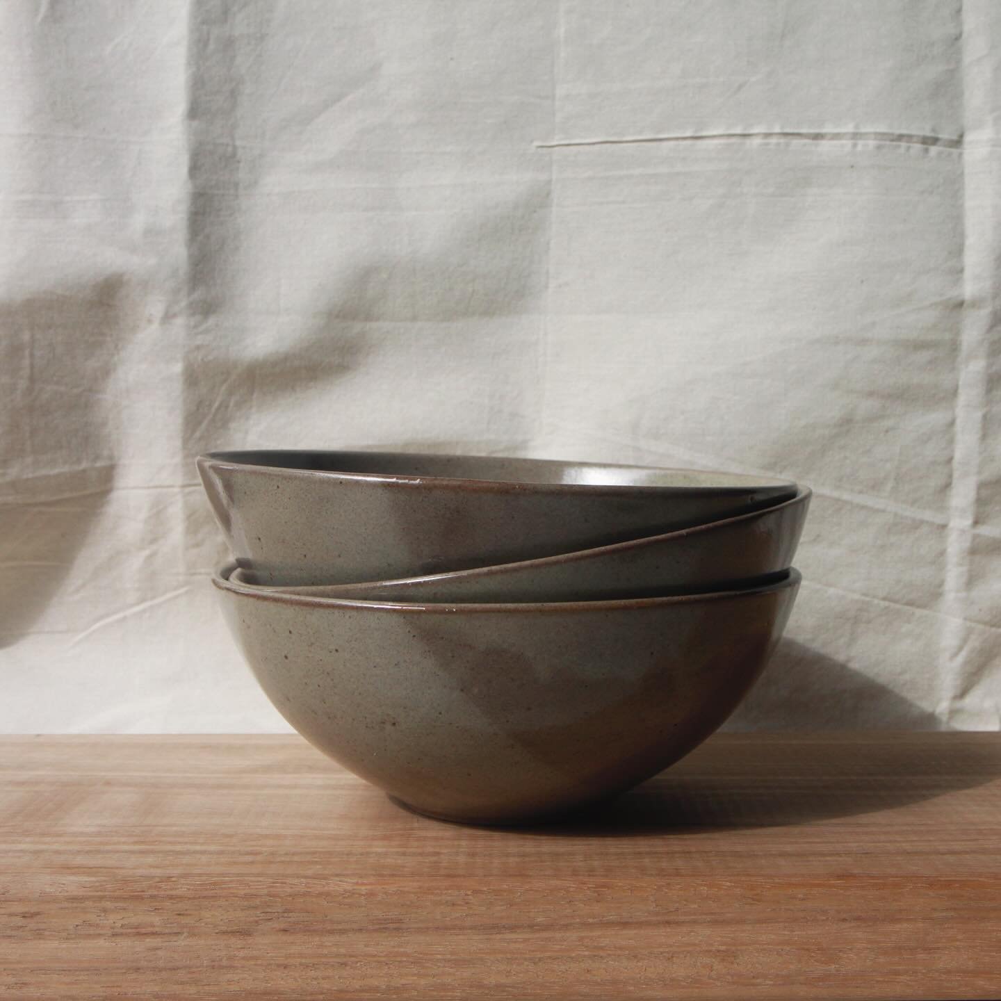 New pieces available on my website, ready to find a loving home. Mugs, cups, bowls, plates and spoon rests in a range of glazes. 

#clay #ceramics #wheelthrownceramics #wheelthrownpottery #northernriverscreative #handmade #wheelthrown #wheelthrownmug