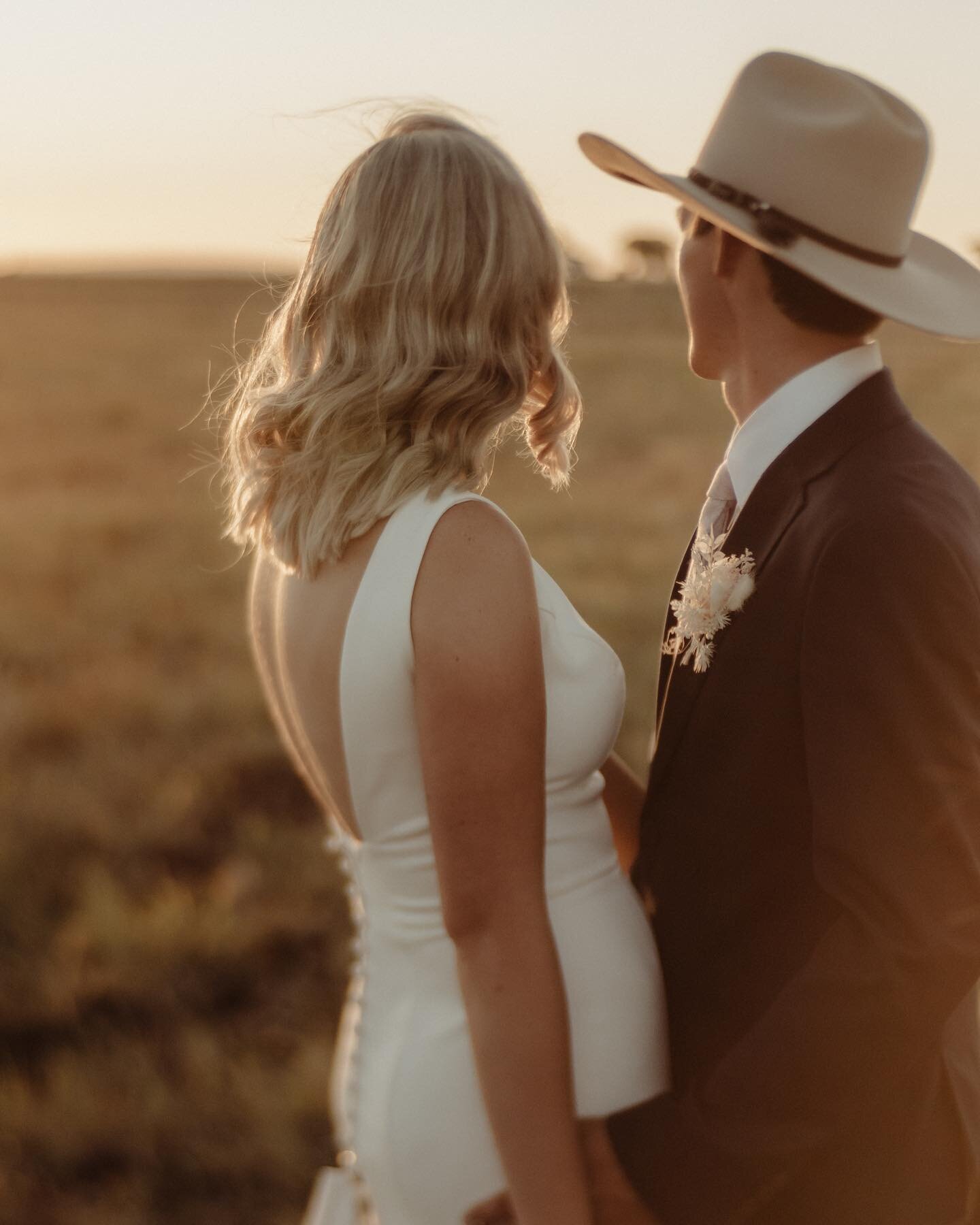 Lane and Chelsea.

Venue: @bracknelllodge 
Florals: @toowoombaflowermarket 
MUA: @nicolebrucemakeupartist 
Dress: @bridesoftoowoomba 
Rings: @hogansfamilyjewellers