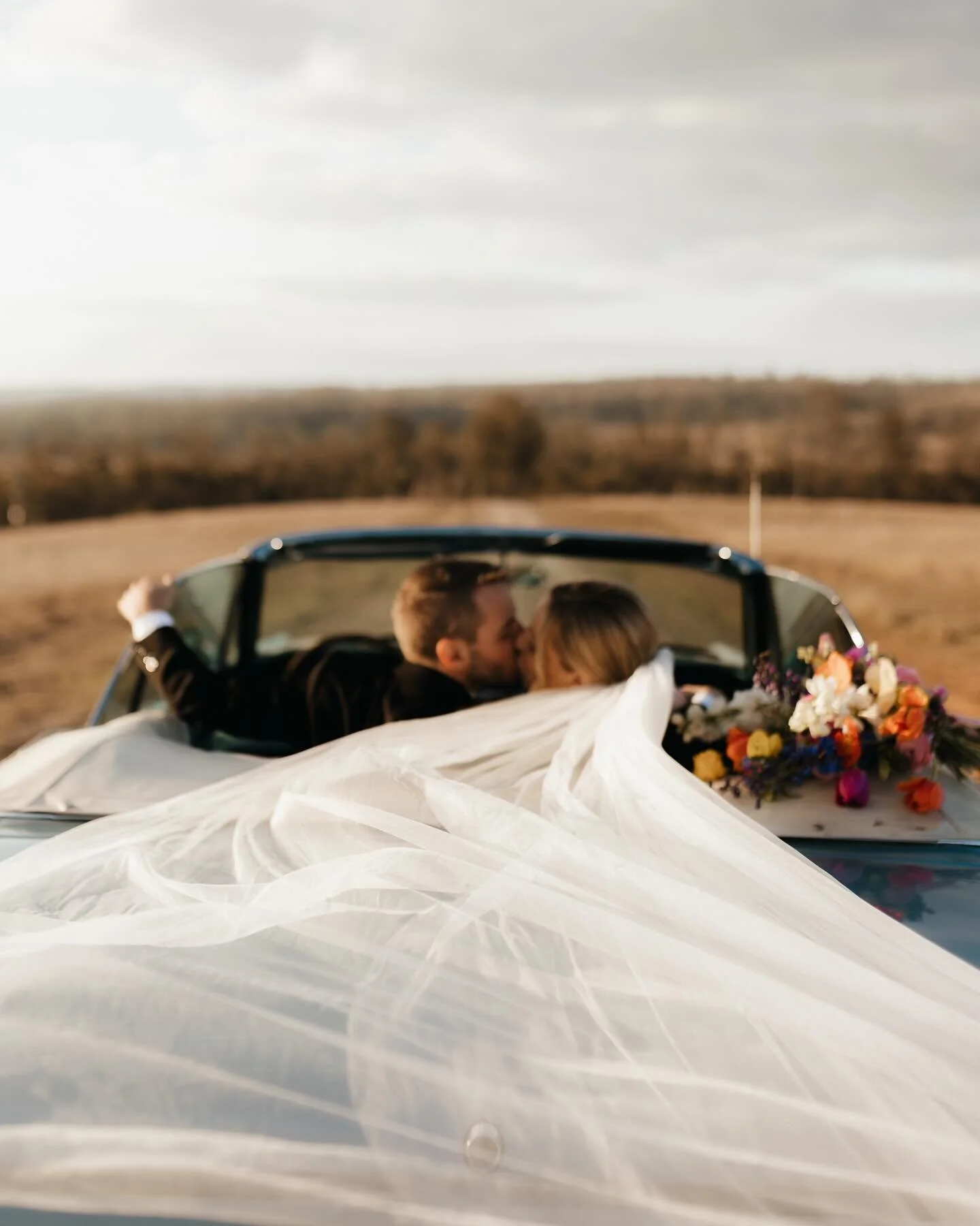 As a virtual assistant, I have the unique advantage of seamlessly blending the digital and tangible worlds in event planning. My love affair with orchestrating unforgettable moments began with my own wedding. The meticulous planning, the creative moo