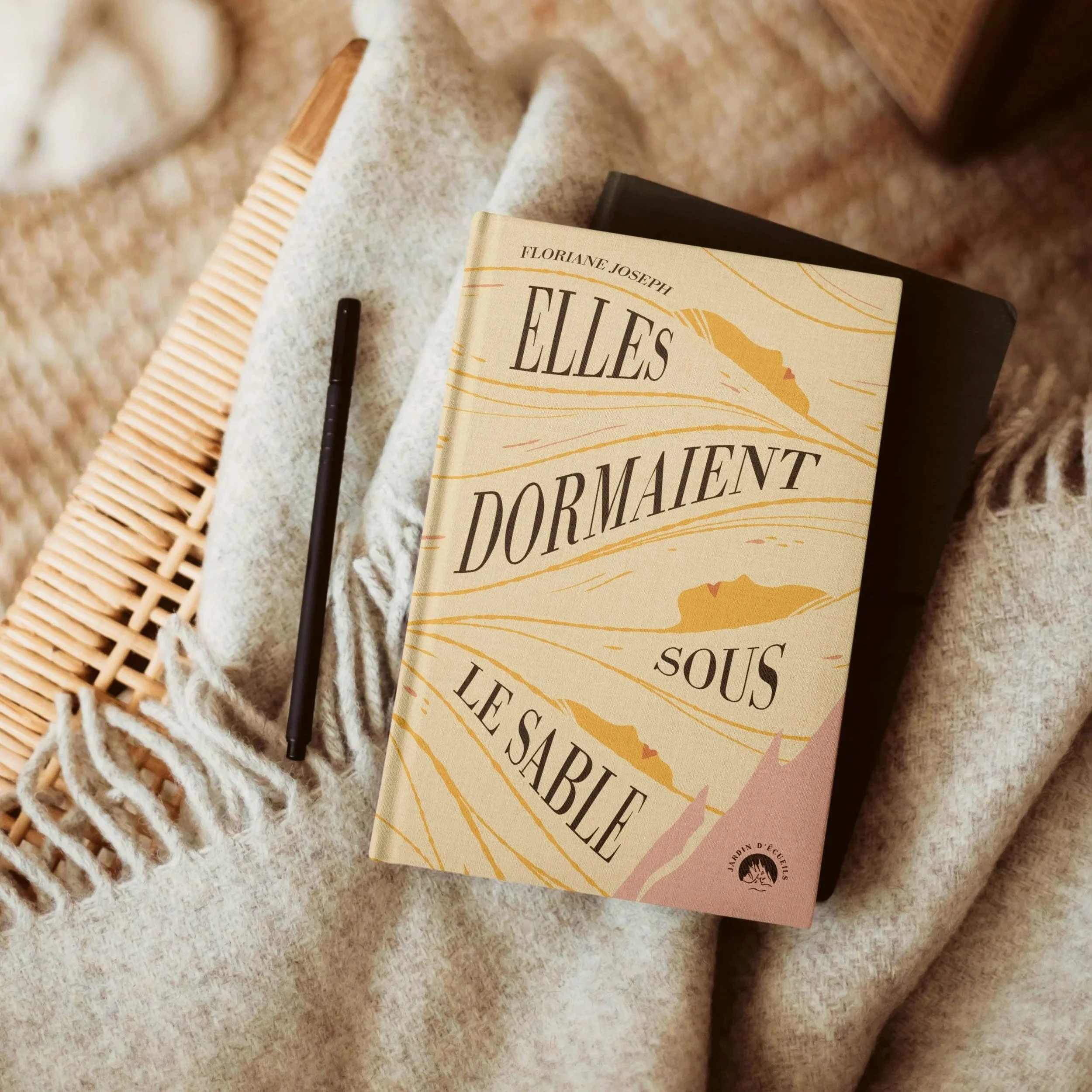 Hardcover+Book+PSD+Mockup22.jpg