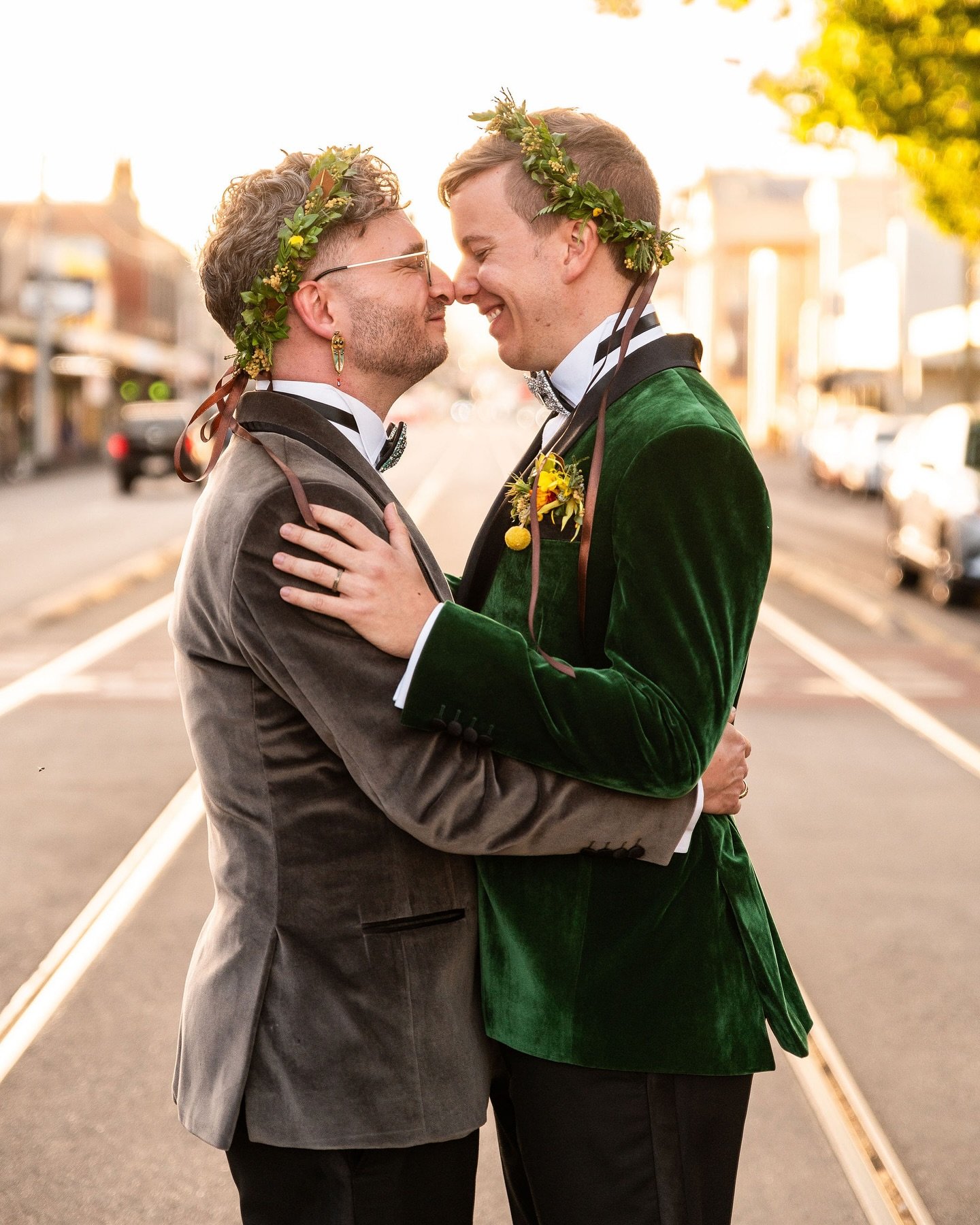 Zach &amp; Clark 💛

Wew this was a tough one to narrow down to 20 pics, had to break out the white borders to fit more of my fave shots in! Willow the cat was obviously non-negotiable 💕 

What a stunner of a day with these two, their wedding crew a