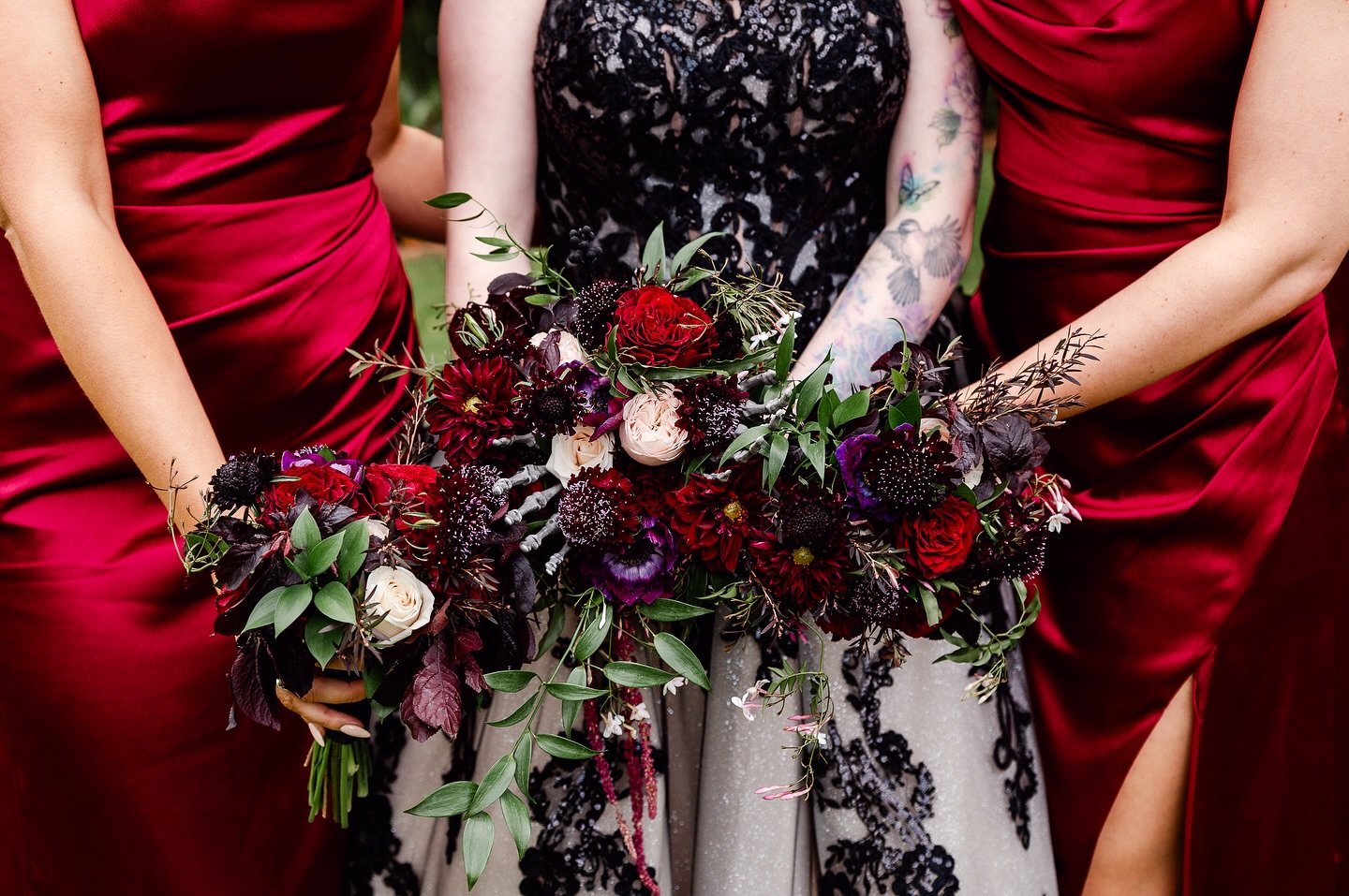 Lush tones and colours in these gorg flowers by @thriveflowers for Jaala &amp; Will&rsquo;s Halloween wedding day, featuring skeleton hands in the bridal bouquet as per Jaala&rsquo;s request. Umm hell yes ❤️