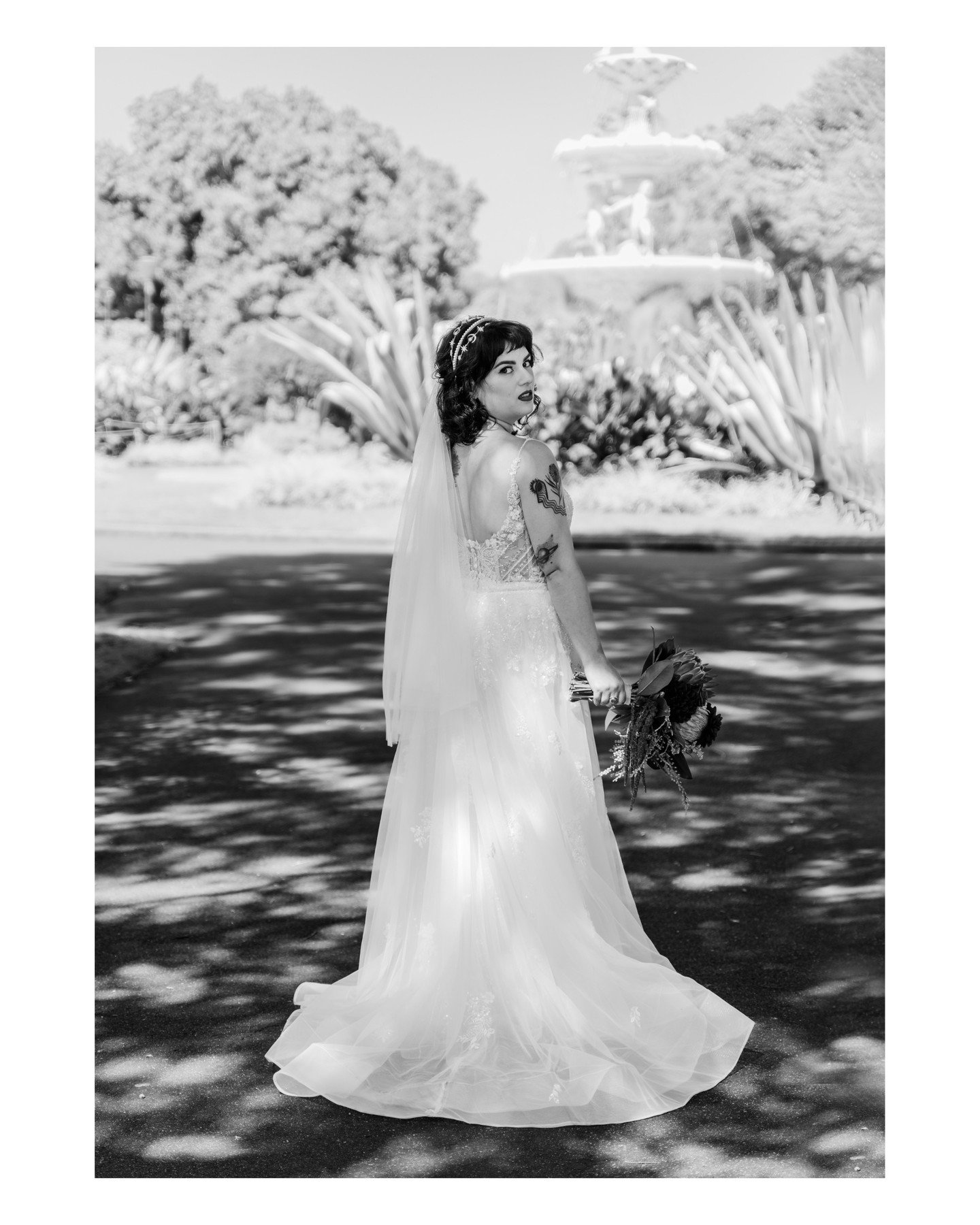 Stunninggg bride Nikki 💕

Wearing: @elyntangbridal
Glam by: @thedistinctivedame
