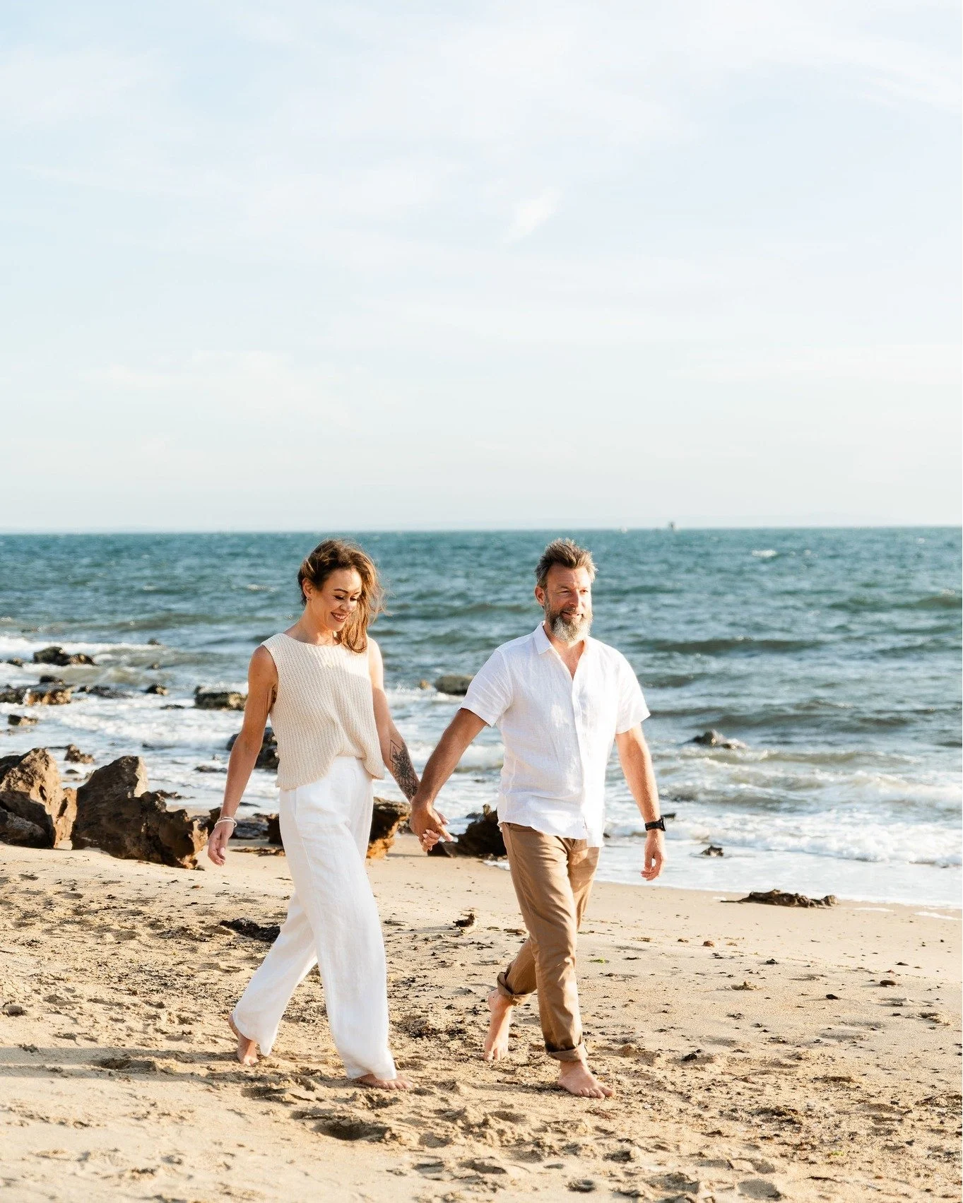 Just a few frames of beautiful Melissa &amp; Andrew frolicking at the beach 🌊💍 So excited to photograph their wedding in just a few weeks! 💘🥰🥹

Their outfits for this shoot are the *perfect* example of what I mean when I recommend to couples to 