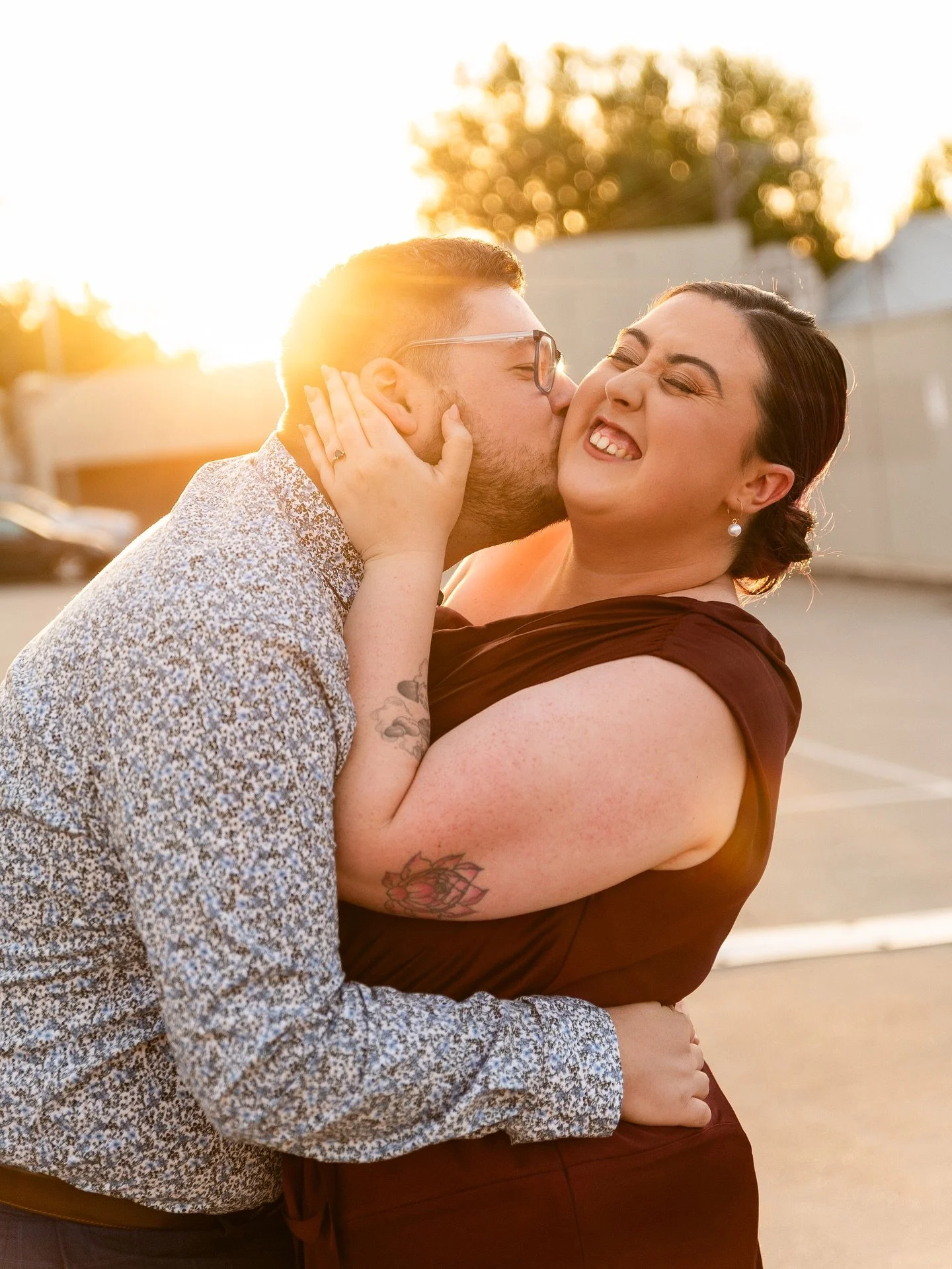 Some smoochie pics from Tynah &amp; Matt&rsquo;s engagement photo sesh! 😘😍 We had a big walk around Fitzroy (where they&rsquo;ll be getting married next year! 💘), following the sun as it set, stopping for ice cream, and finishing the evening with 