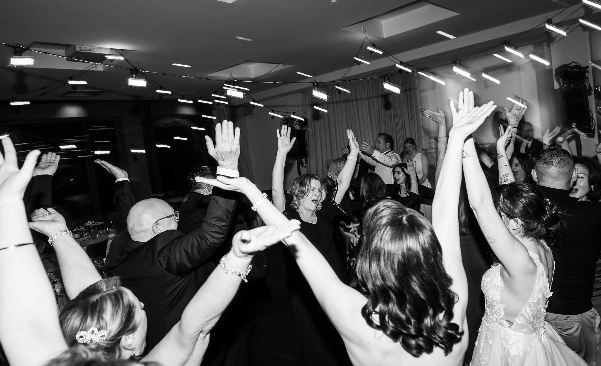 CarlaJessWedding_27June2026_Montsalvat-LeondaByTheYarra_NikkiRussianPhotography_SneakPeeks-157.jpg