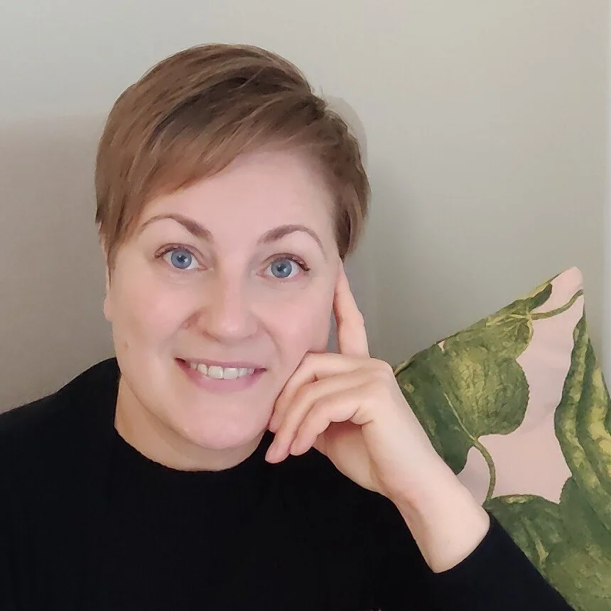 Yksi parhaista hetkist&auml; ty&ouml;ss&auml;ni on, kun asiakas kertoo kuukausia tai jopa vuosia my&ouml;hemmin, miten pysyv&auml;sti j&auml;rjestys kotona ja el&auml;m&auml; sen my&ouml;t&auml; on muuttunut.

Kun tavarat l&ouml;yt&auml;v&auml;t paik