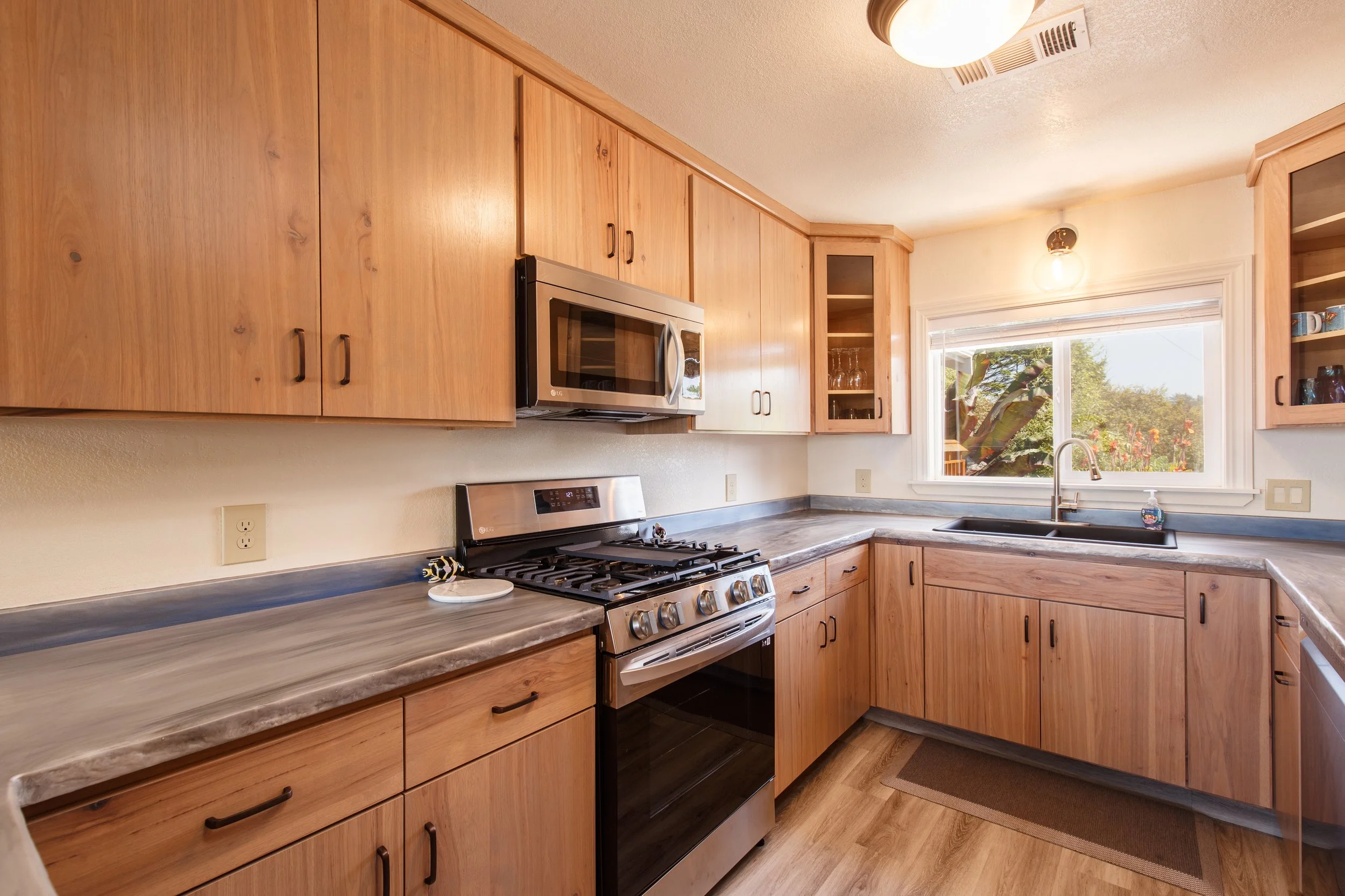 About 1 — Crown Jewel Vacation Rentals