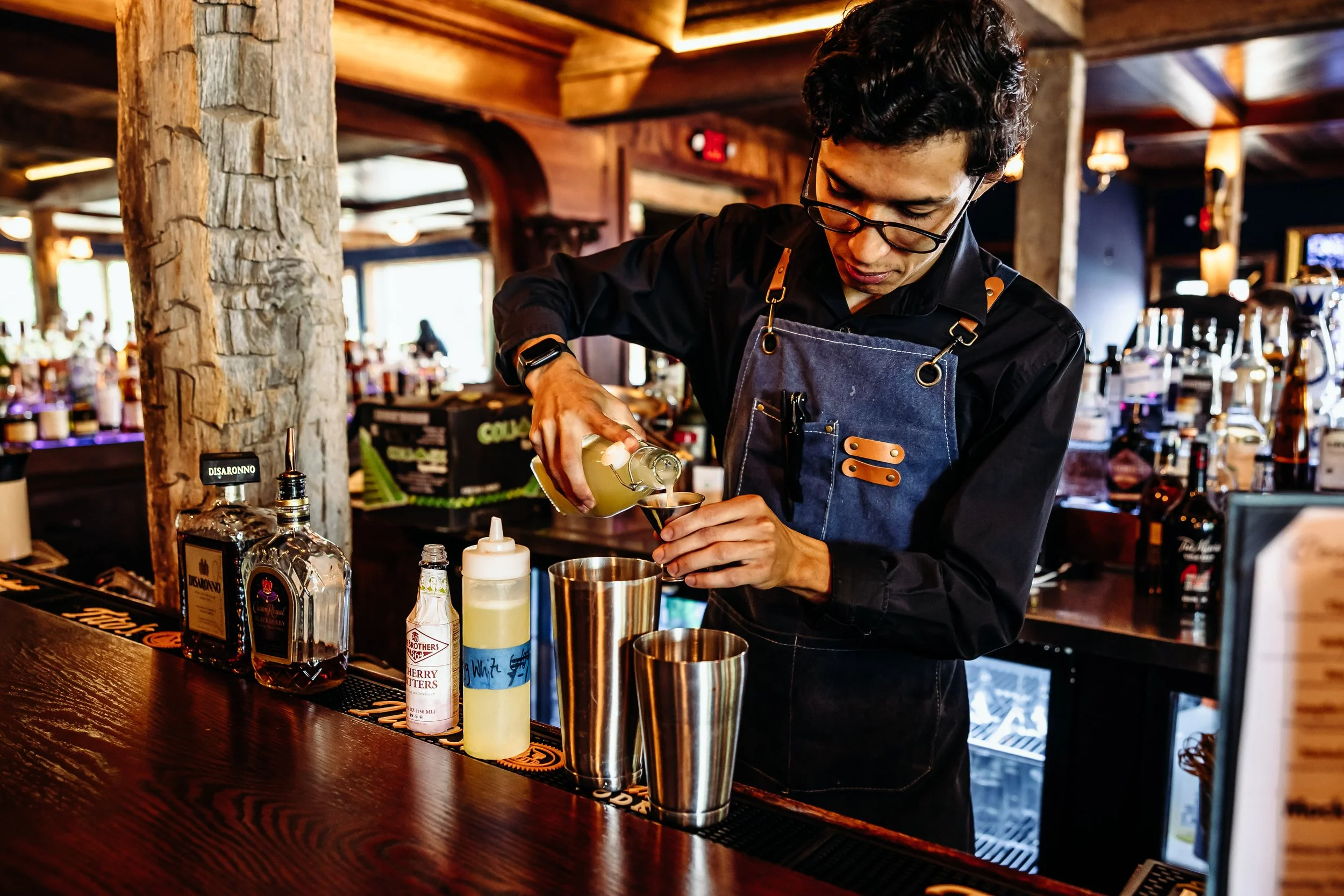 Live Music &amp; Cocktail Hour