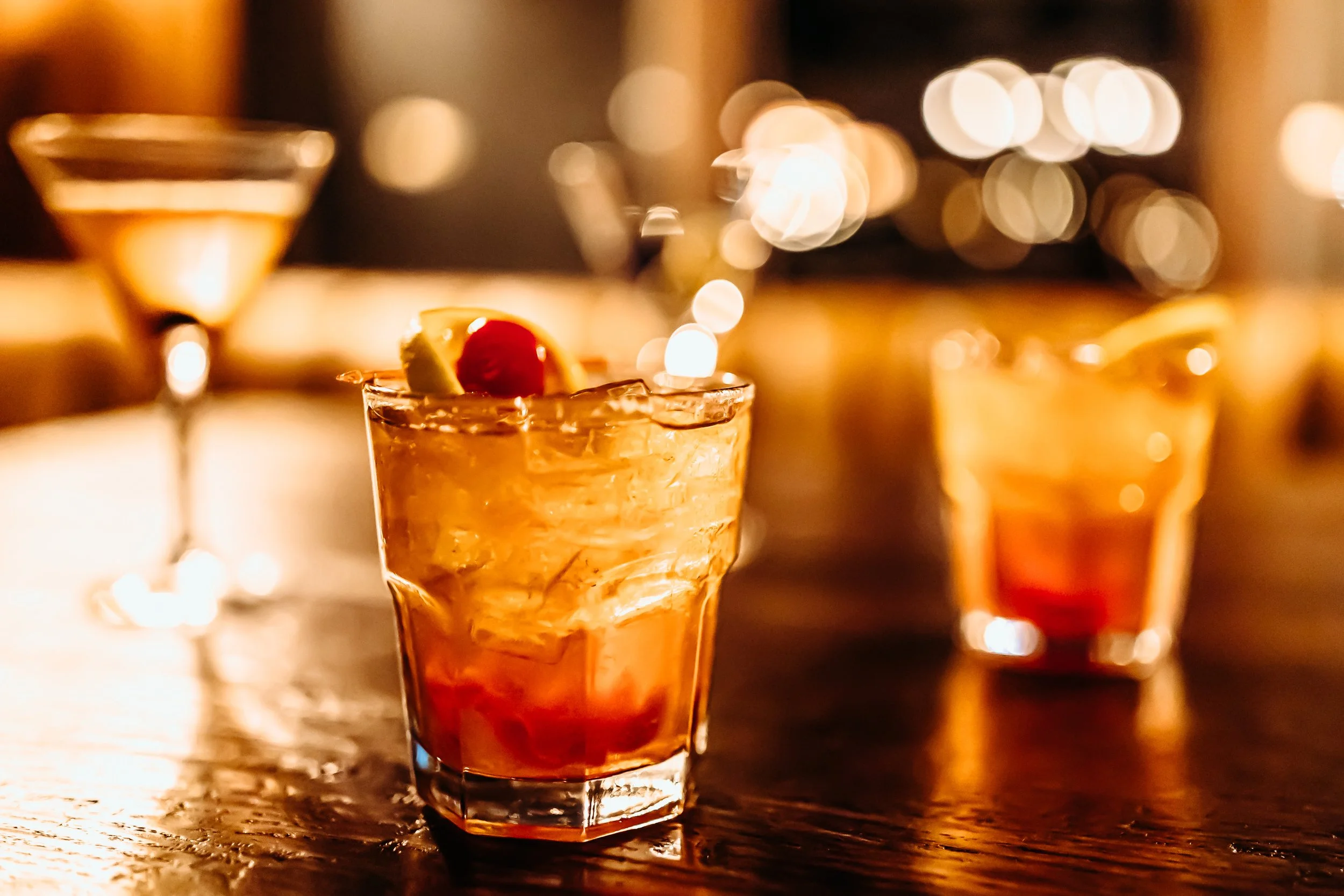 Cocktails &amp; Live Music feat. Scott Kirby