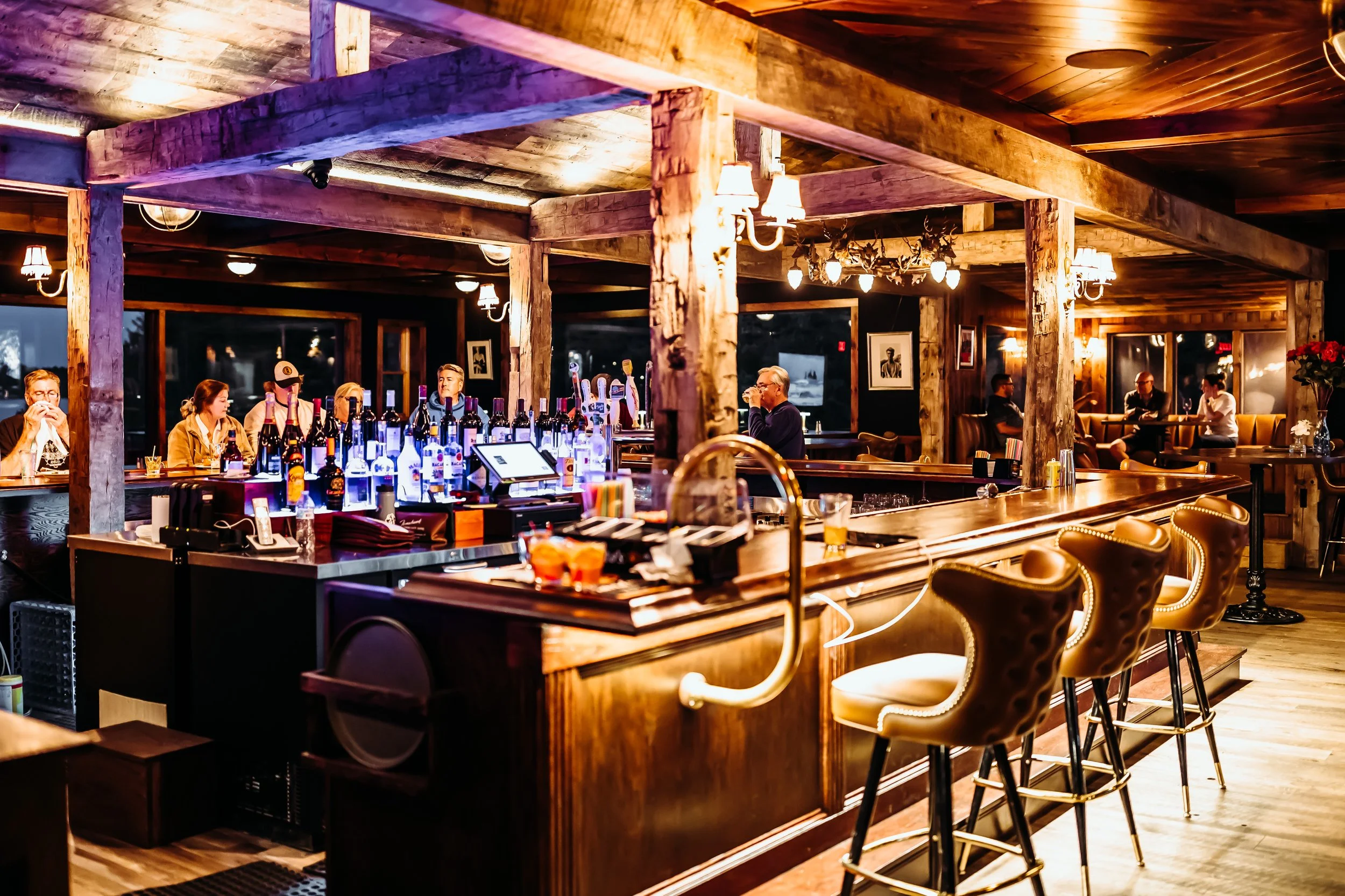 Cocktails & Live Music feat. Bradley Sperger