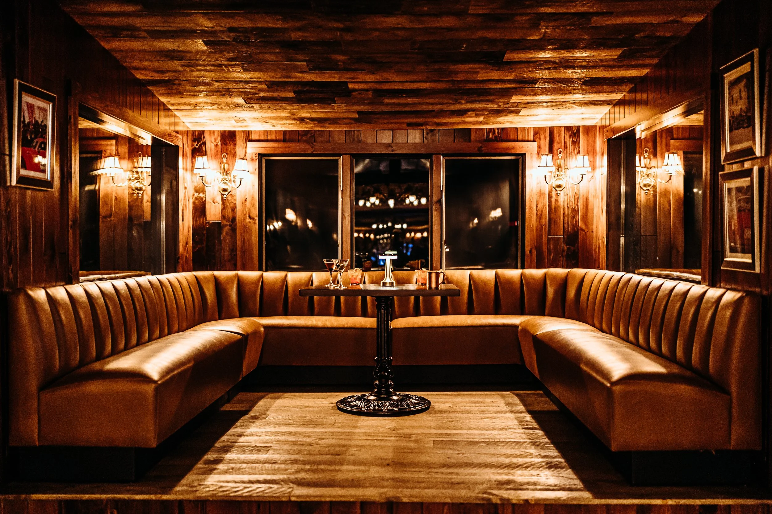 Cocktails & Live Music feat. Brandon Frizzell