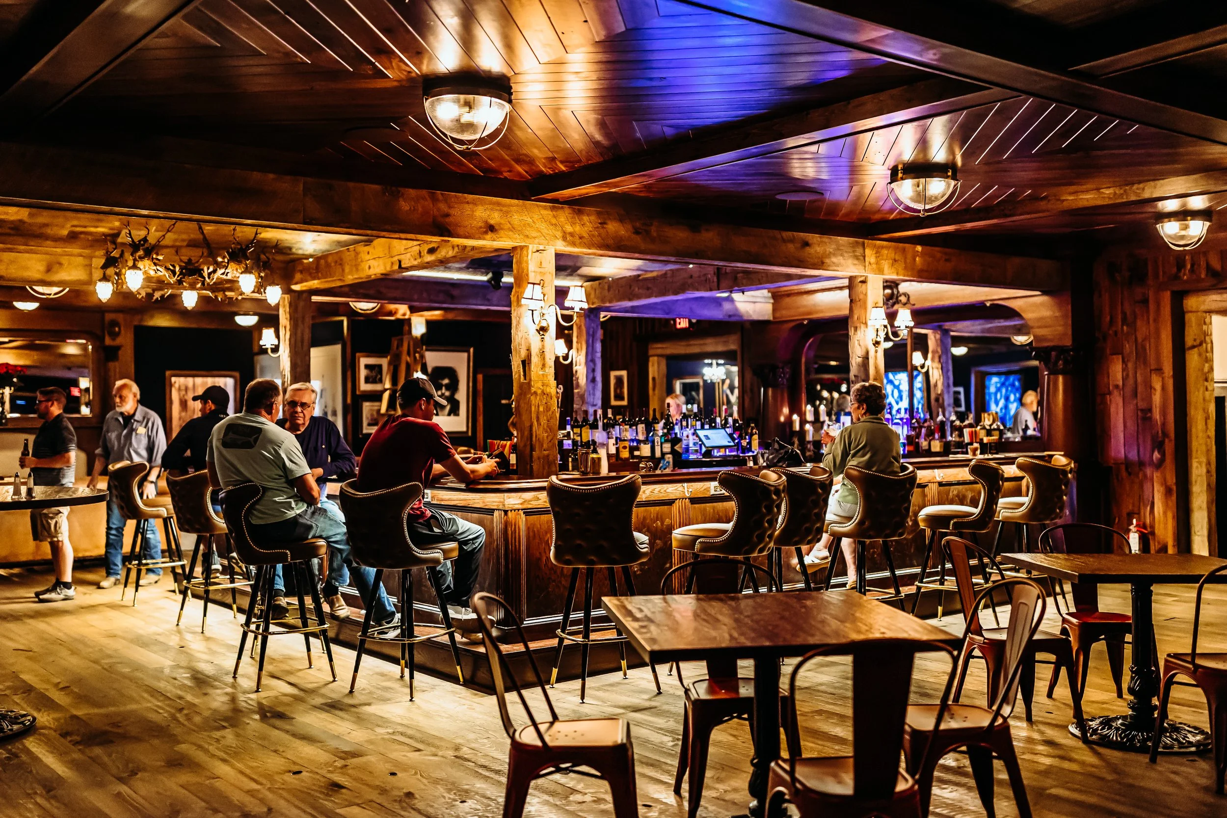 Cocktails & Live Music feat. Scott Kirby
