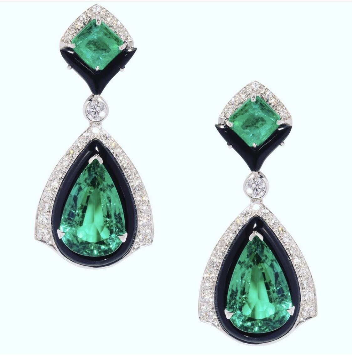 Amazing emeralds💚

#earrings #diamonds #onyx #gold #luxury #jewellery #VANT