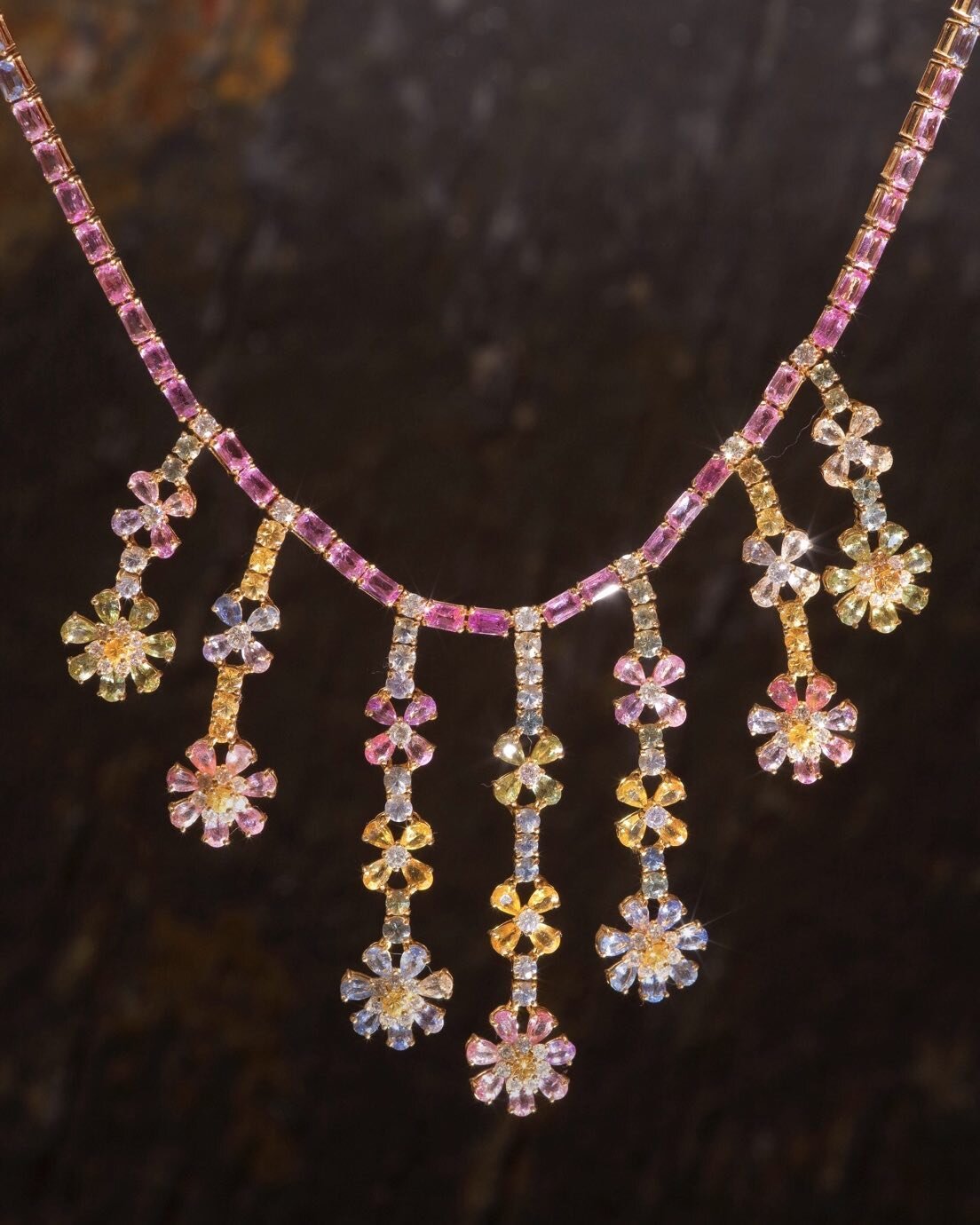 Spring flowers 🌸 

#sapphires #diamonds #gold #necklace #luxury