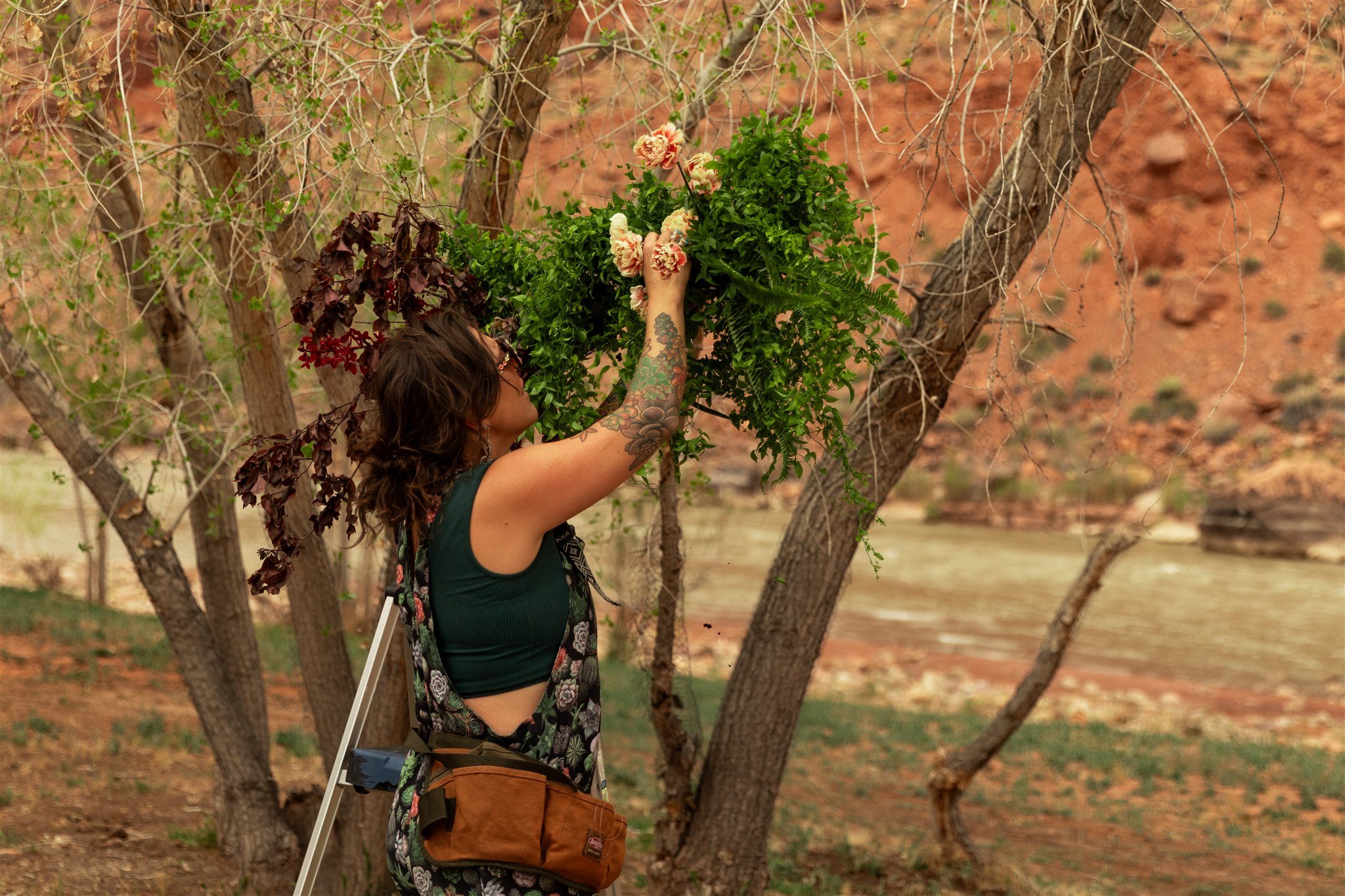 How to Work with a Wedding Florist