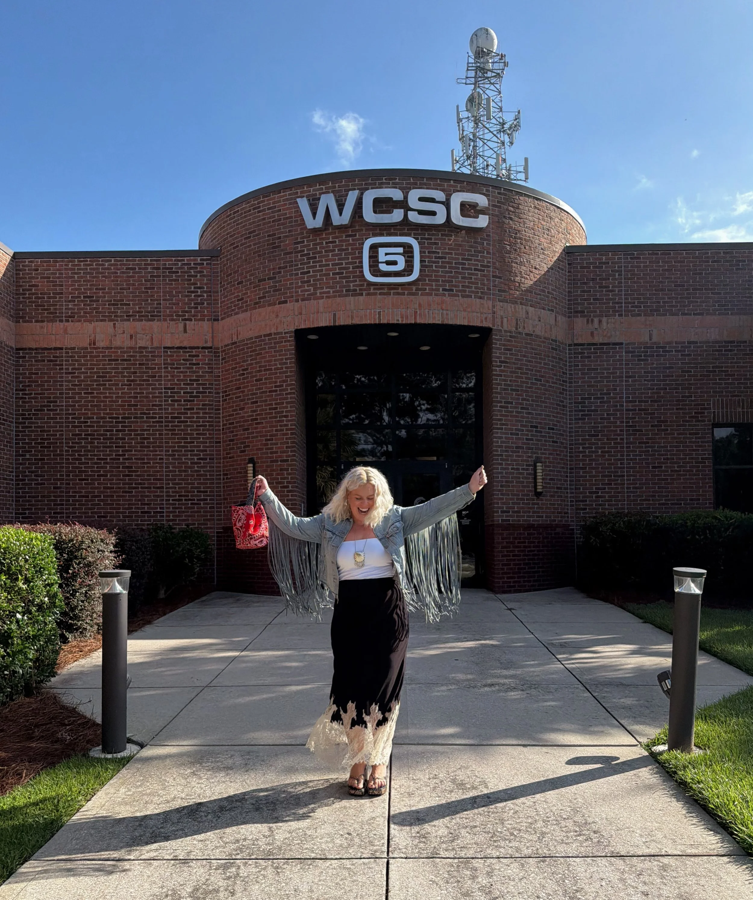 BREAKING NEWS: FALL FASHION IS HERE!
Abby takes on the season&rsquo;s biggest trends on WCSC Live 5

welldressed charleston on the news is surreal

Our amazing host @isabellemarak 🫶🏻

eeeeek

business cards at the ready

where the magic happens @li