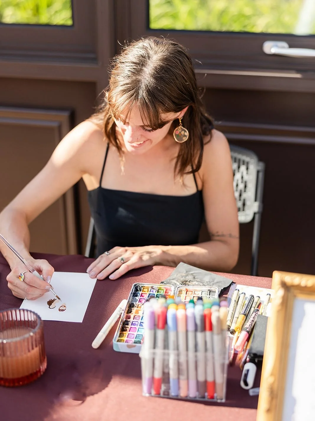 I&rsquo;m so happy with how my first guest portrait event of the year went! Swipe to see all the beautiful portraits. 

Photo cred: @kateholtphotography 
Planning &amp; Design: @akevents_co
Venue: @chateaudelis
Rentals: @ardeneventcollective
Florals: