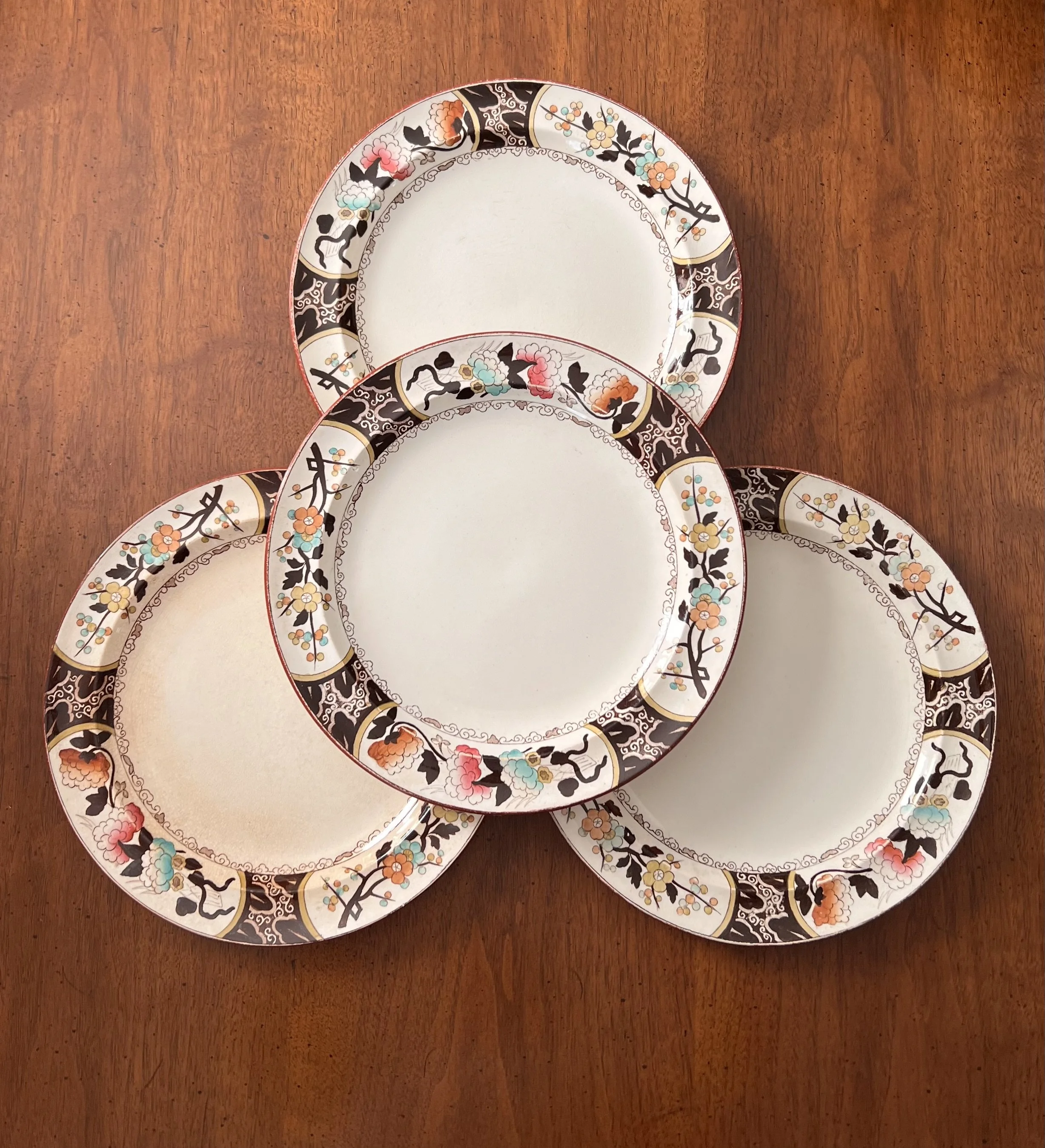 Set of Four Wedgwood Creamware Hand Painted Plates, circa 1820-40