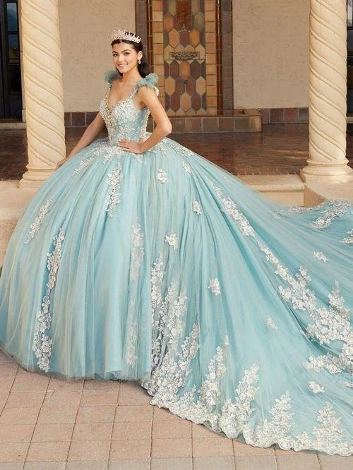 26059  Casa Grande Quinceaera & Formalwear