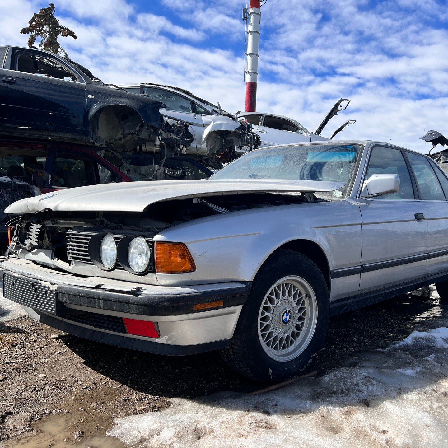 1992 BMW 735I 3.5L *FOR PARTS* - RWD, 4 SPEED AUTOMATIC TRANSMISSION, 6 CYCLINDER , GREY, KMS:192733, VIN:WBAGB4314NDB71287 

We offer contactless delivery and are more than willing to accommodate your needs.
Why pick your part when we pull it for yo