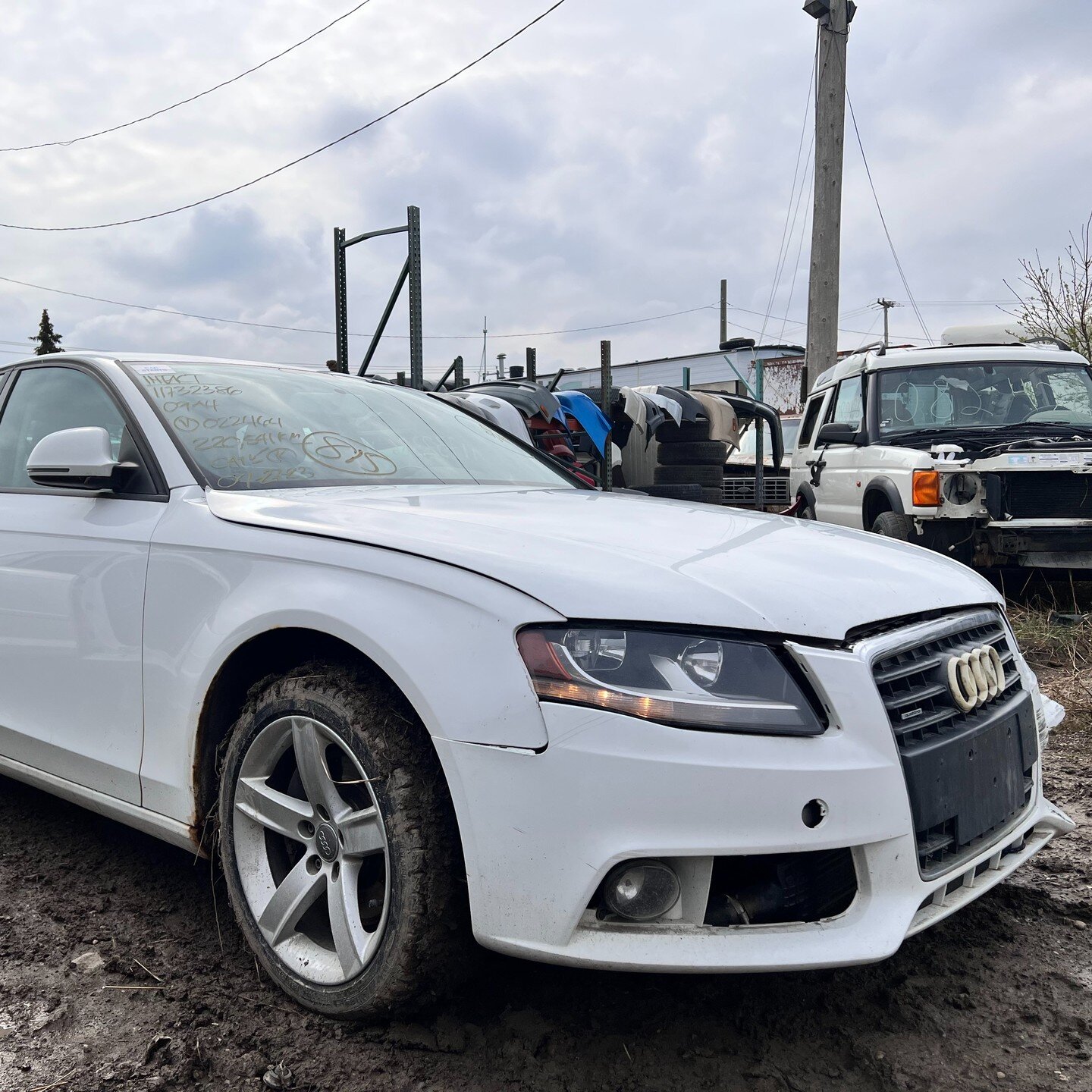 2009 AUDI A4 QUATTRO 2.0T *FOR PARTS* - AWD, AUTOMATIC TIPTRONIC TRANSMISSION, 4 CYLINDER , WHITE(LY9C), KMS:220542, VIN:WAULF68K59N022464

We offer contactless delivery and are more than willing to accommodate your needs.
Why pick your part when we 
