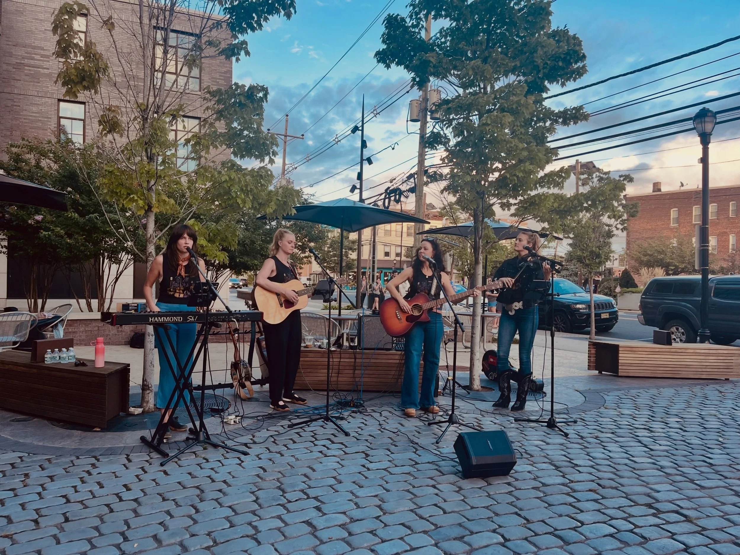 Nothing better than playing outside with your gal pals! Thanks @garwoodnj for having us!!!