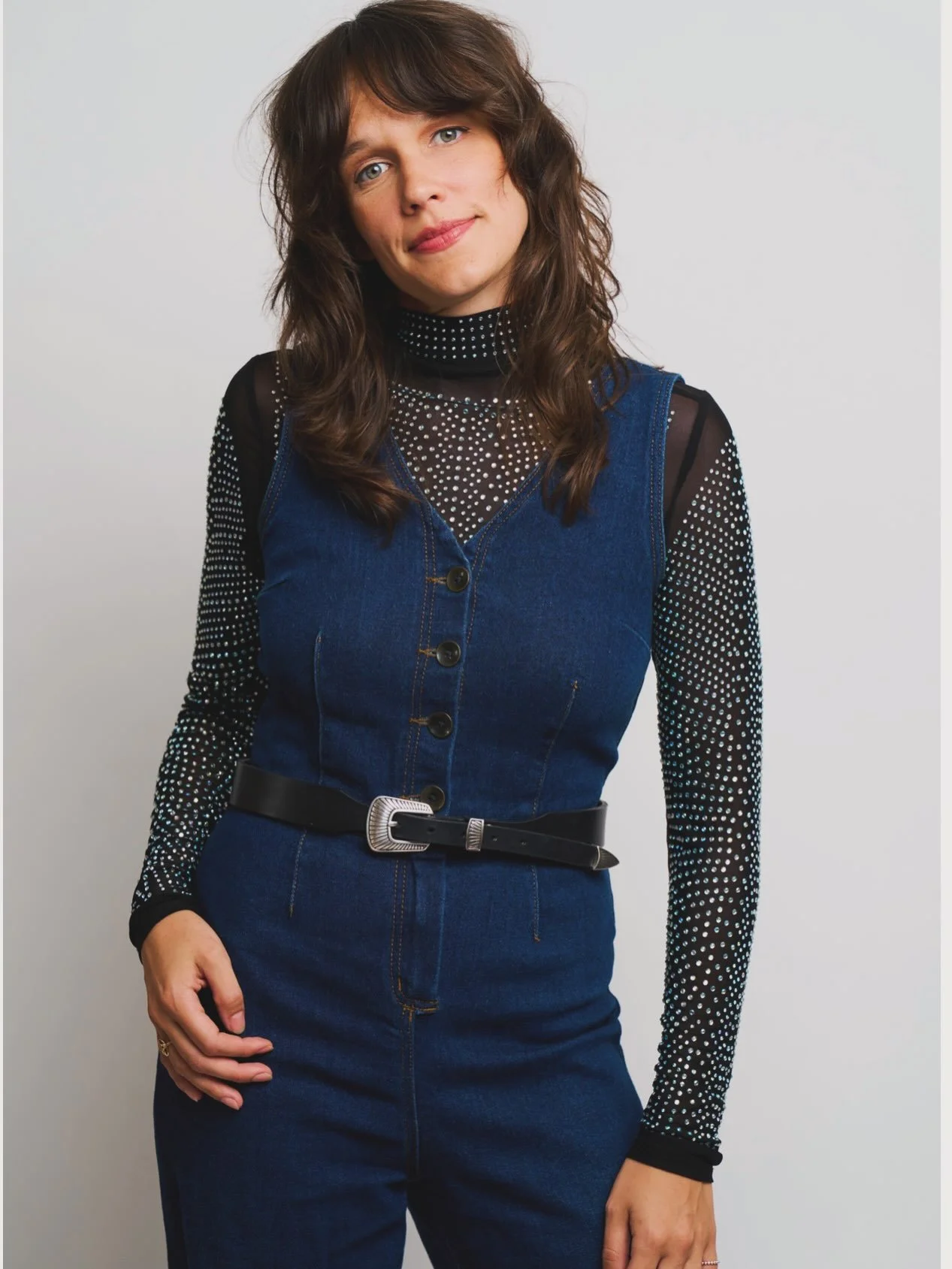 Happy belated birthday to our @abbeyjanii ! Soulful singer, pianist, guitarist, incredible bangs? What CAN&rsquo;T she do! Since we&rsquo;re a few days late we&rsquo;ll just have to celebrate you all month! #yeehaw 📸 @shanihadjianphotography