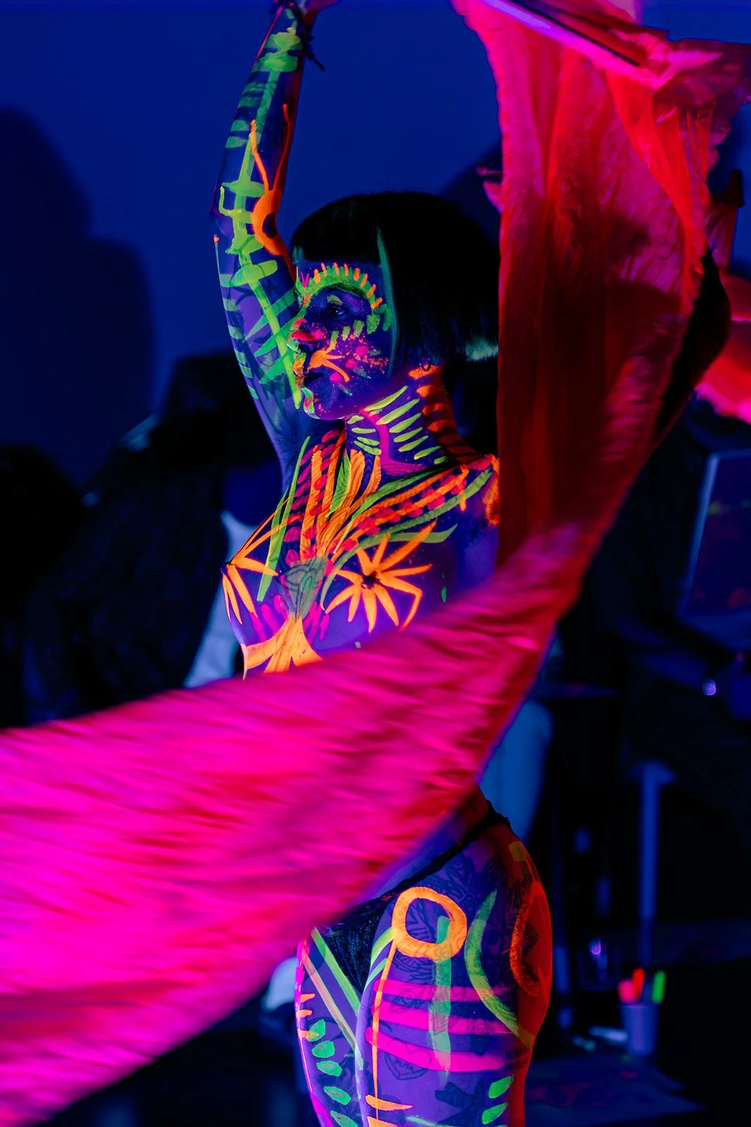 Neon Drawing 44.jpg