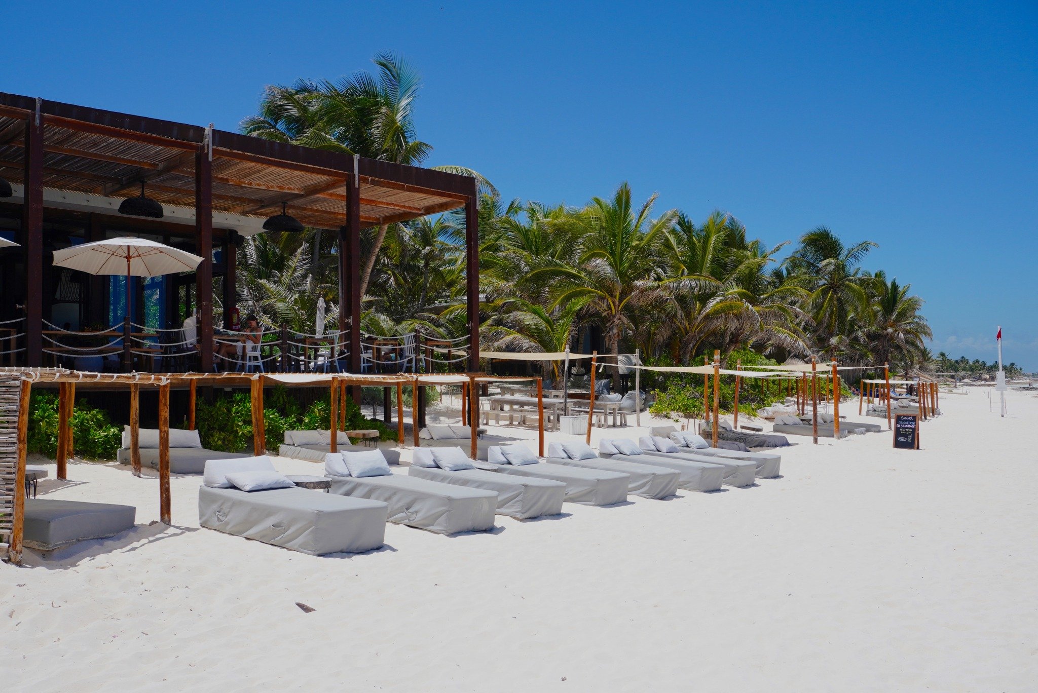 Sun, sea, and Sanar&aacute; - the ultimate beachfront experience